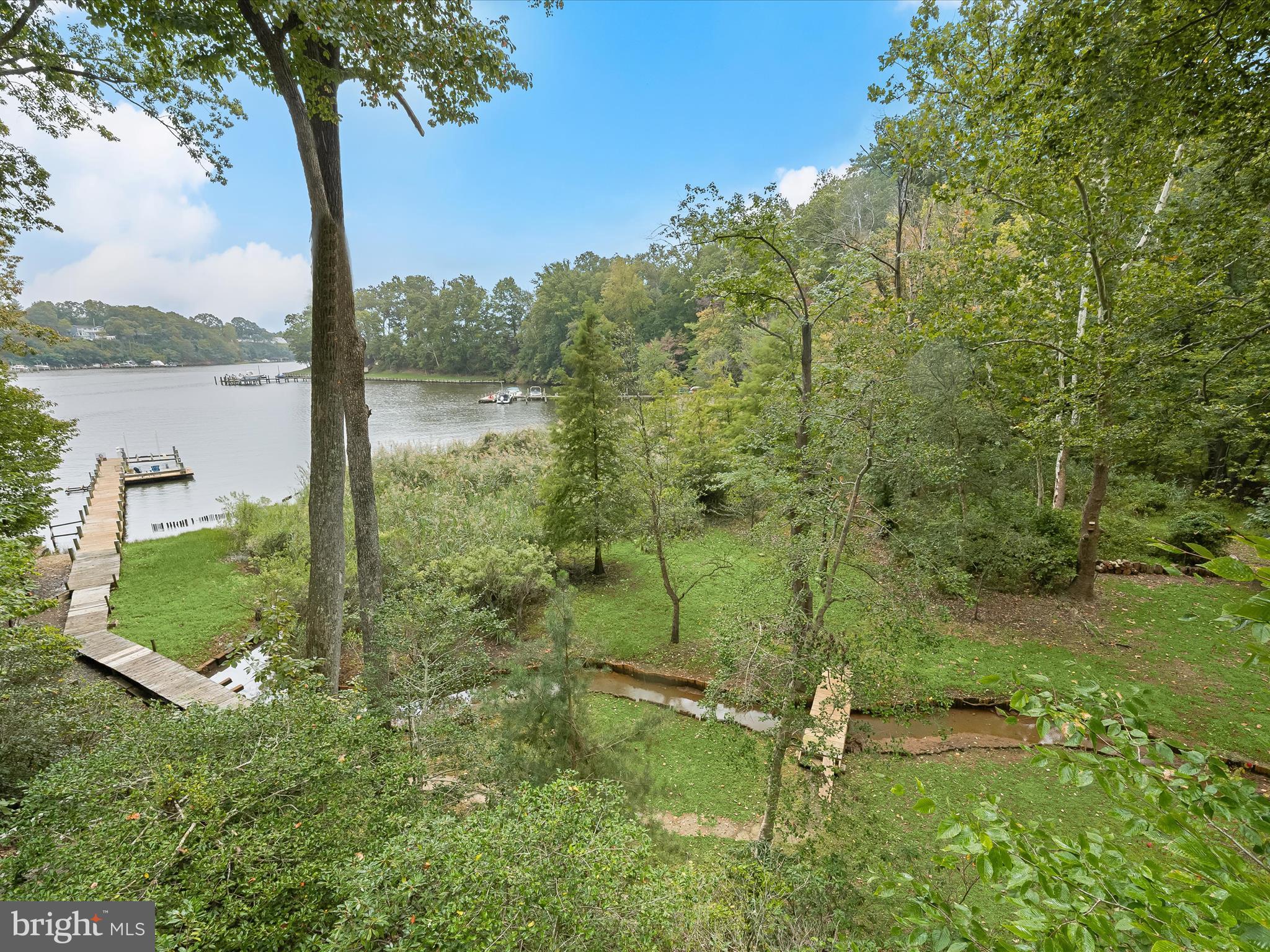 SOUTH RIVER MANOR - Residential