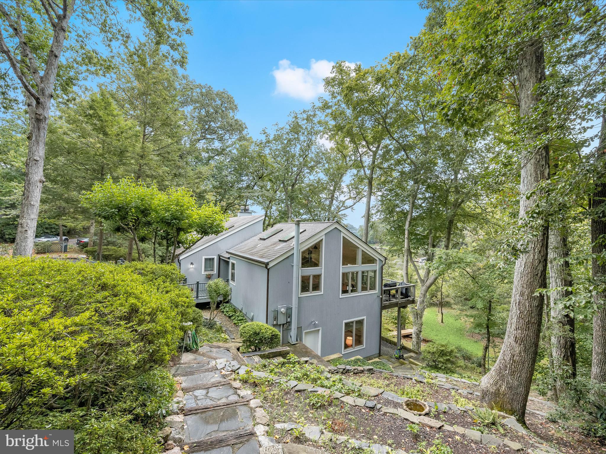 SOUTH RIVER MANOR - Residential