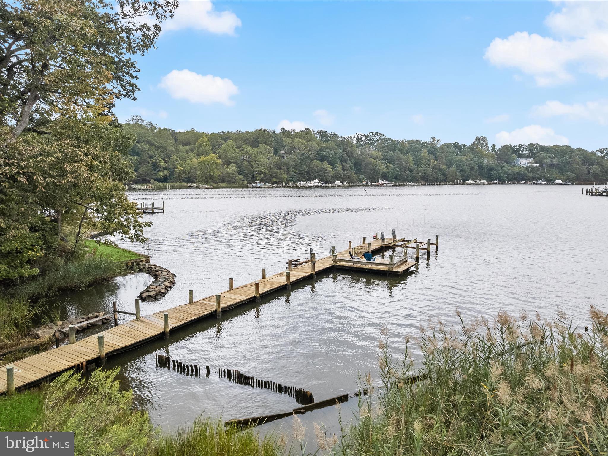 SOUTH RIVER MANOR - Residential