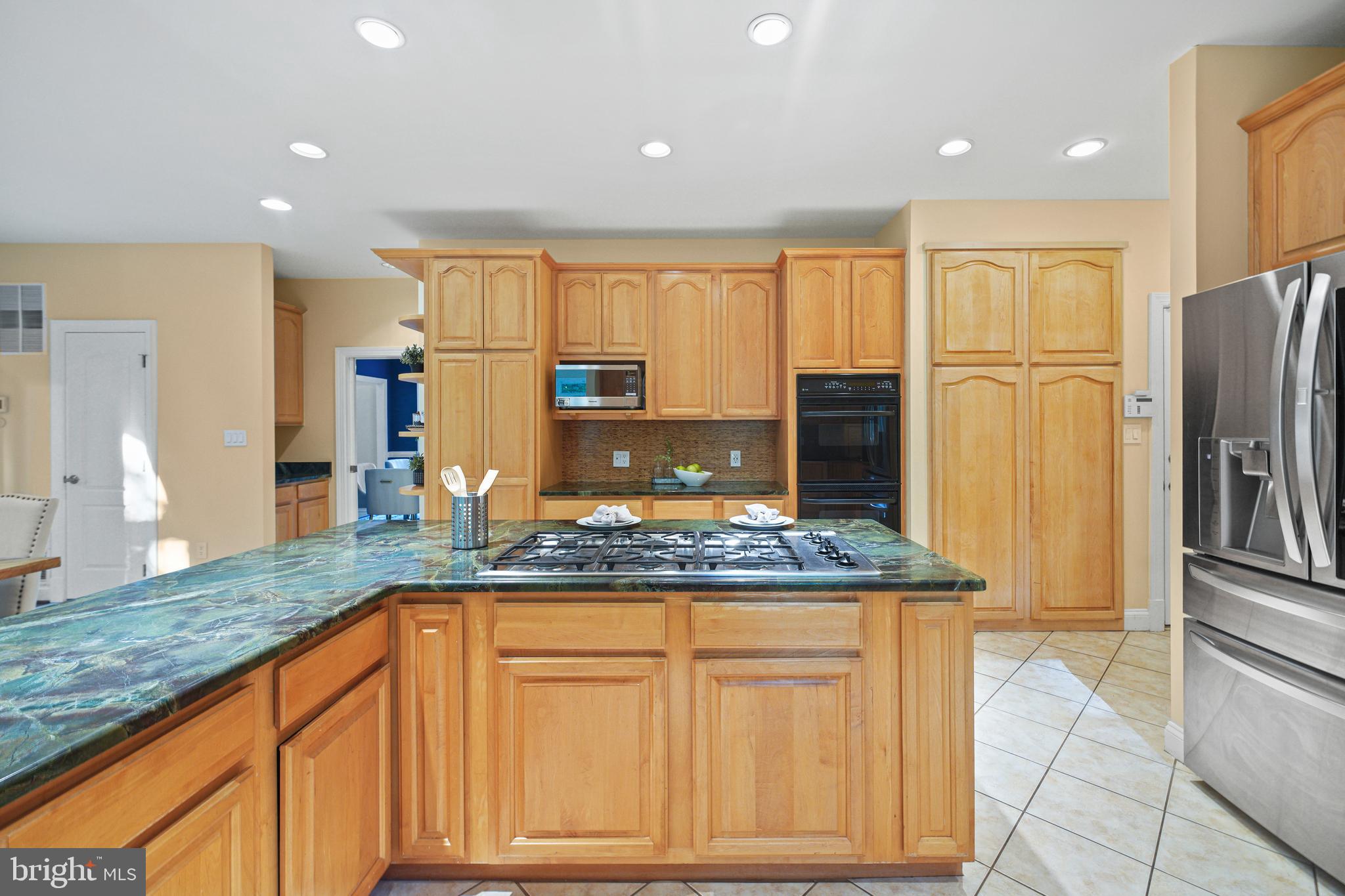 RESTON - Residential