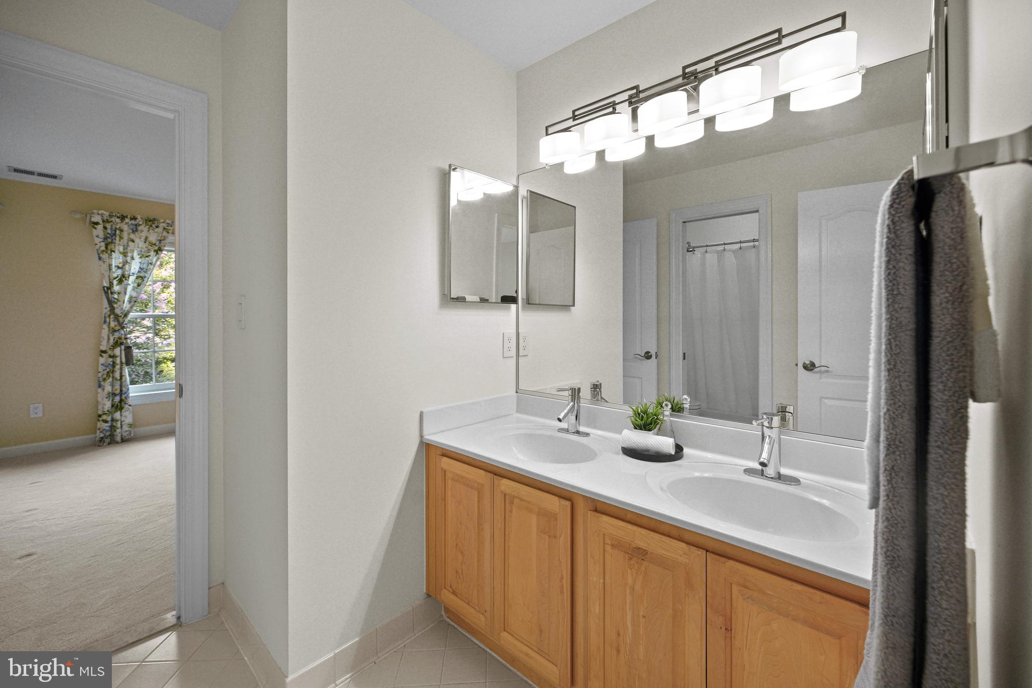 RESTON - Residential