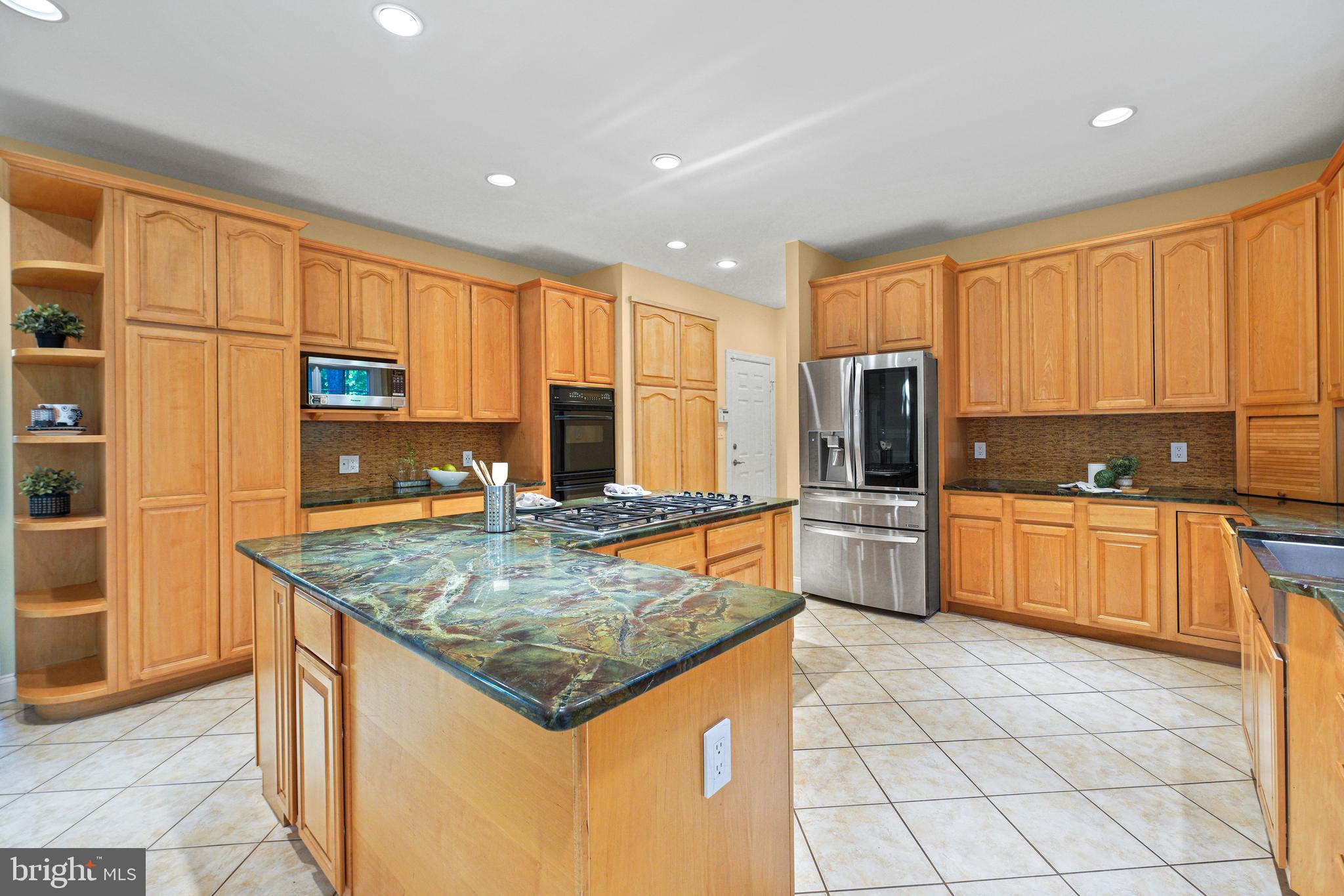 RESTON - Residential