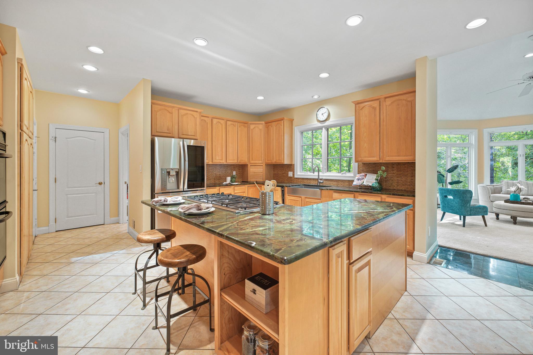 RESTON - Residential