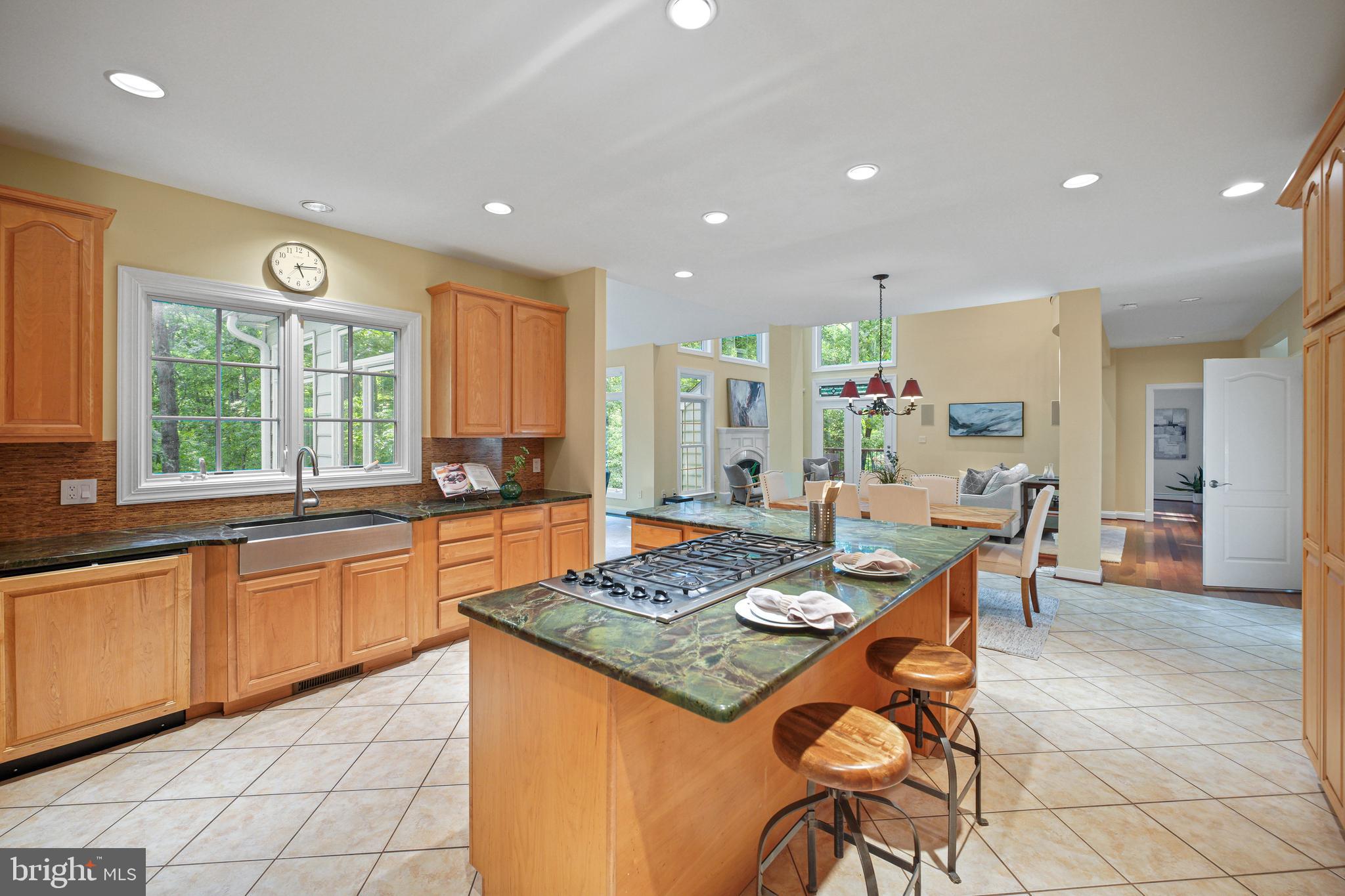 RESTON - Residential