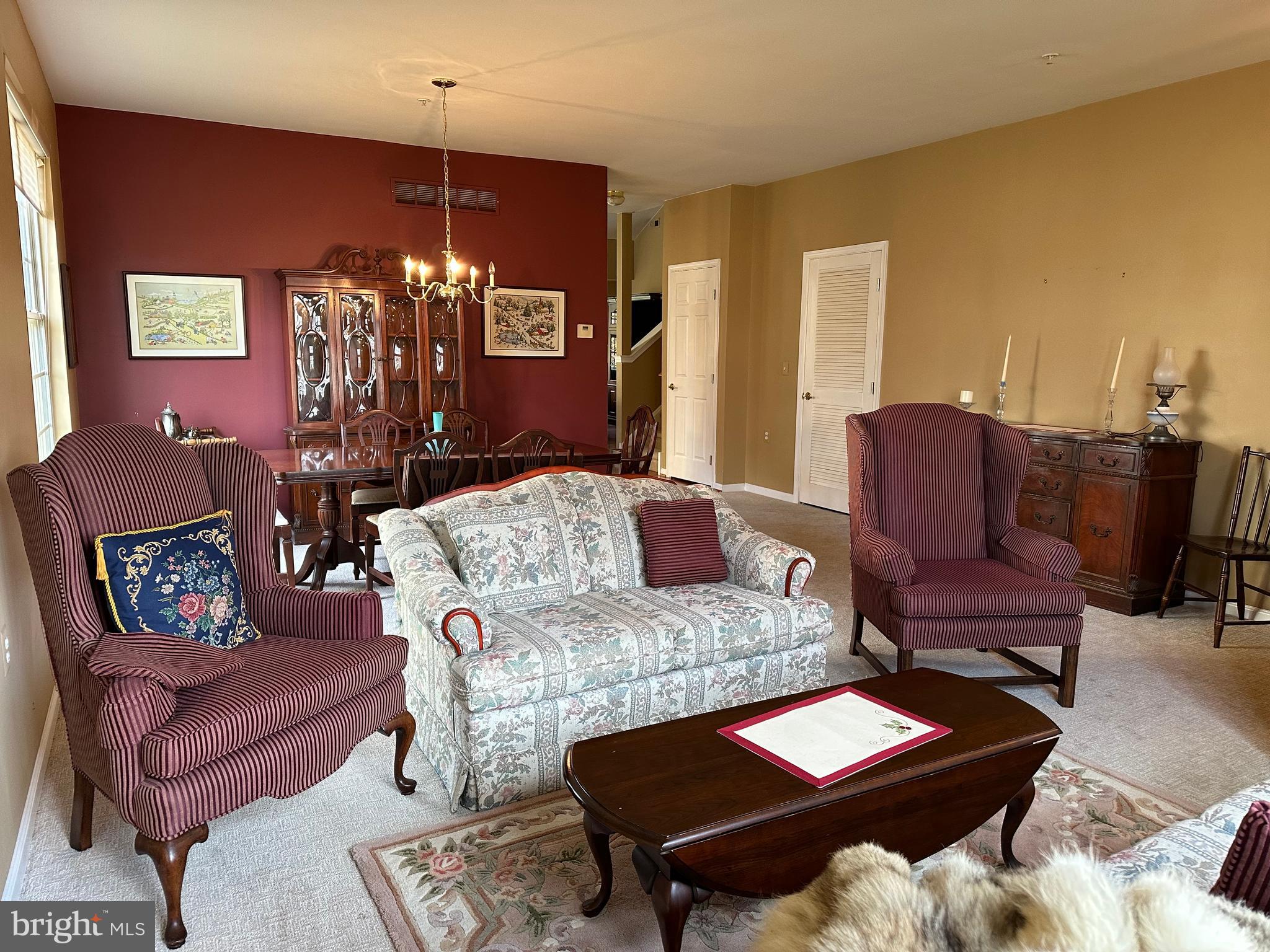 HERITAGE CR ESTS - Residential