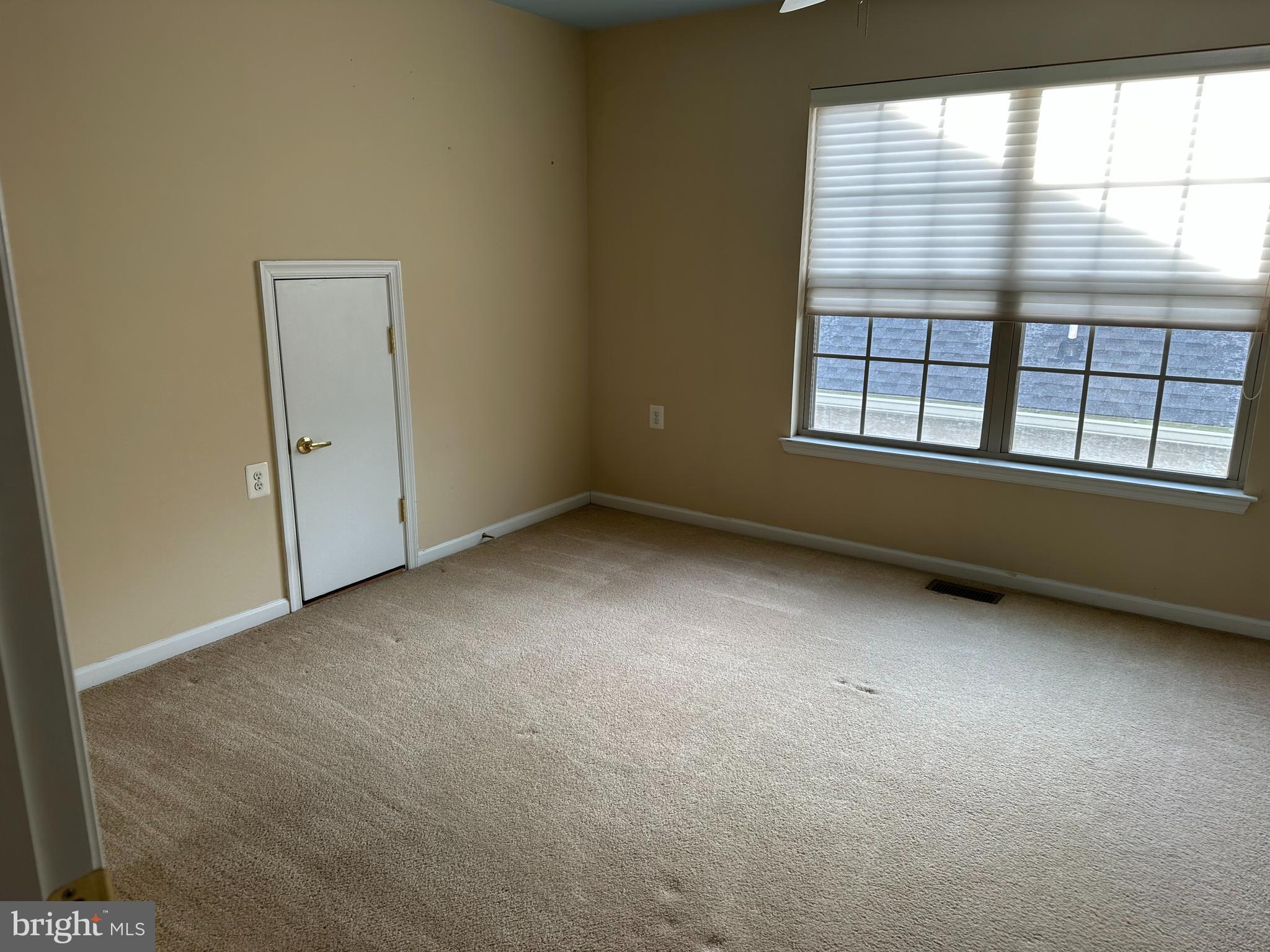 HERITAGE CR ESTS - Residential