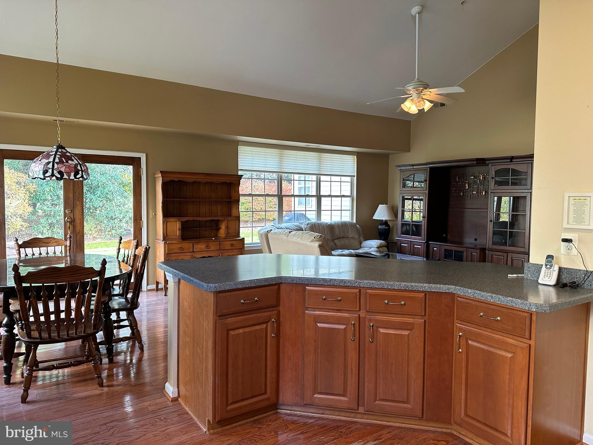 HERITAGE CR ESTS - Residential