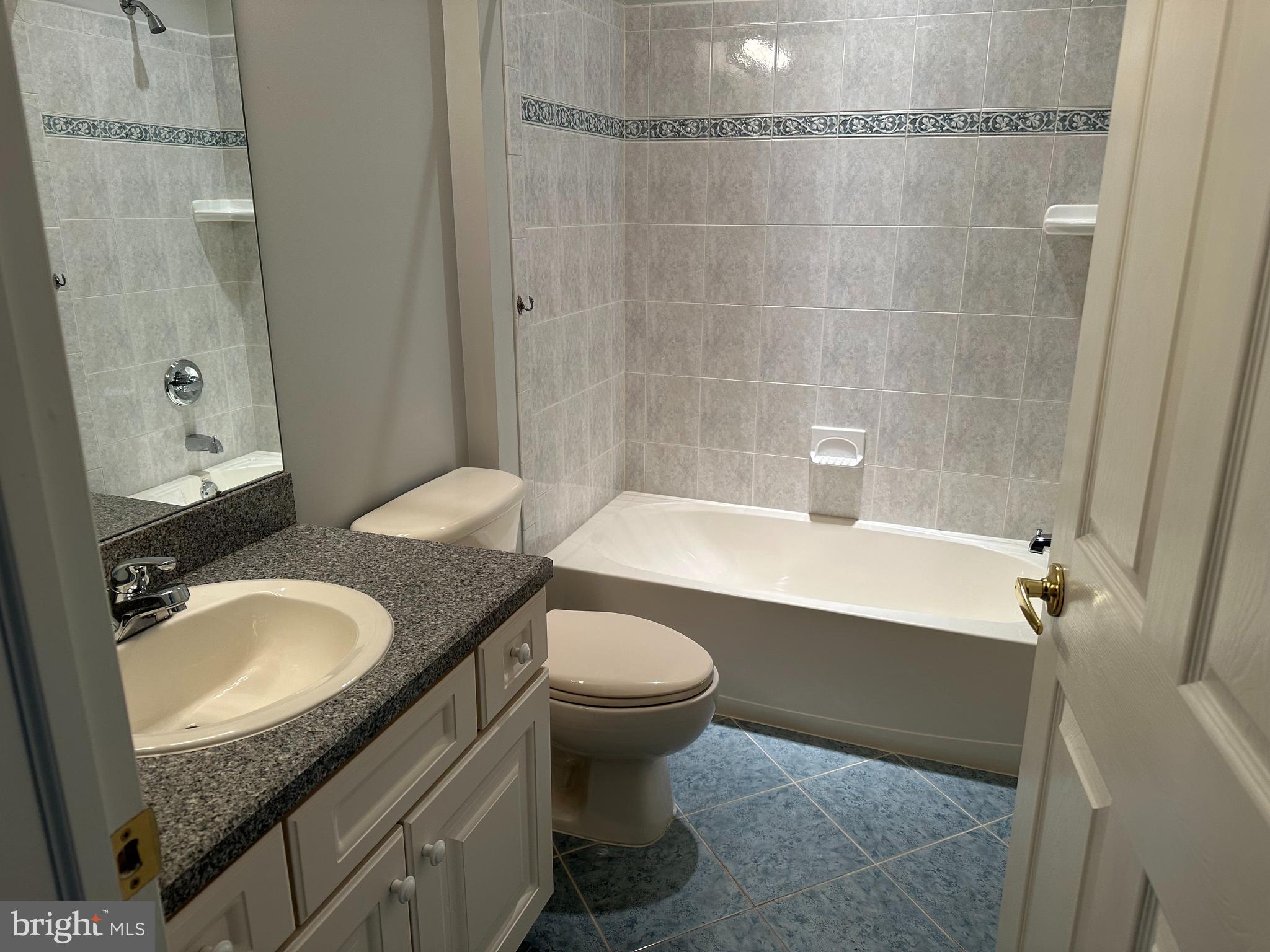 HERITAGE CR ESTS - Residential