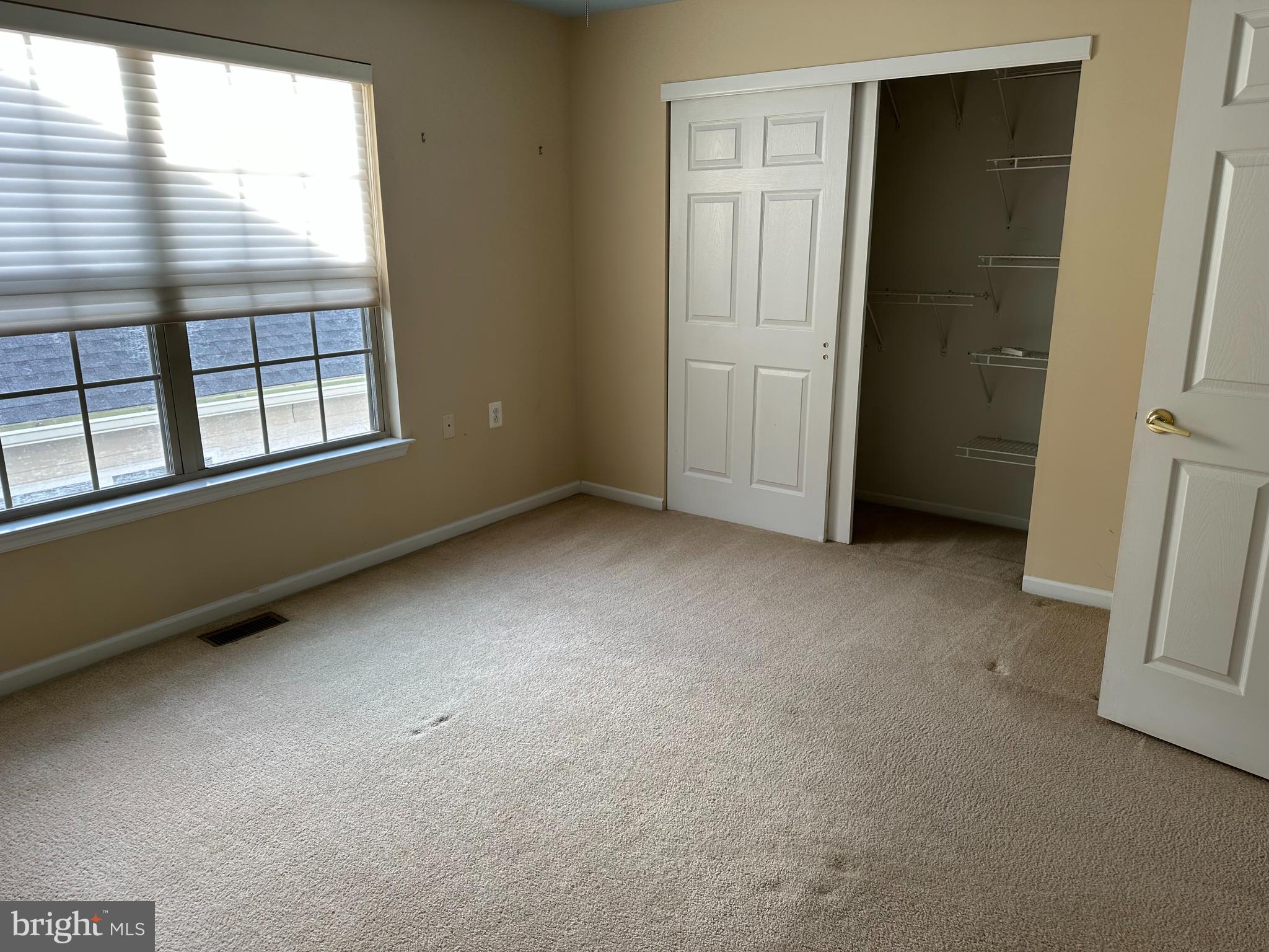 HERITAGE CR ESTS - Residential