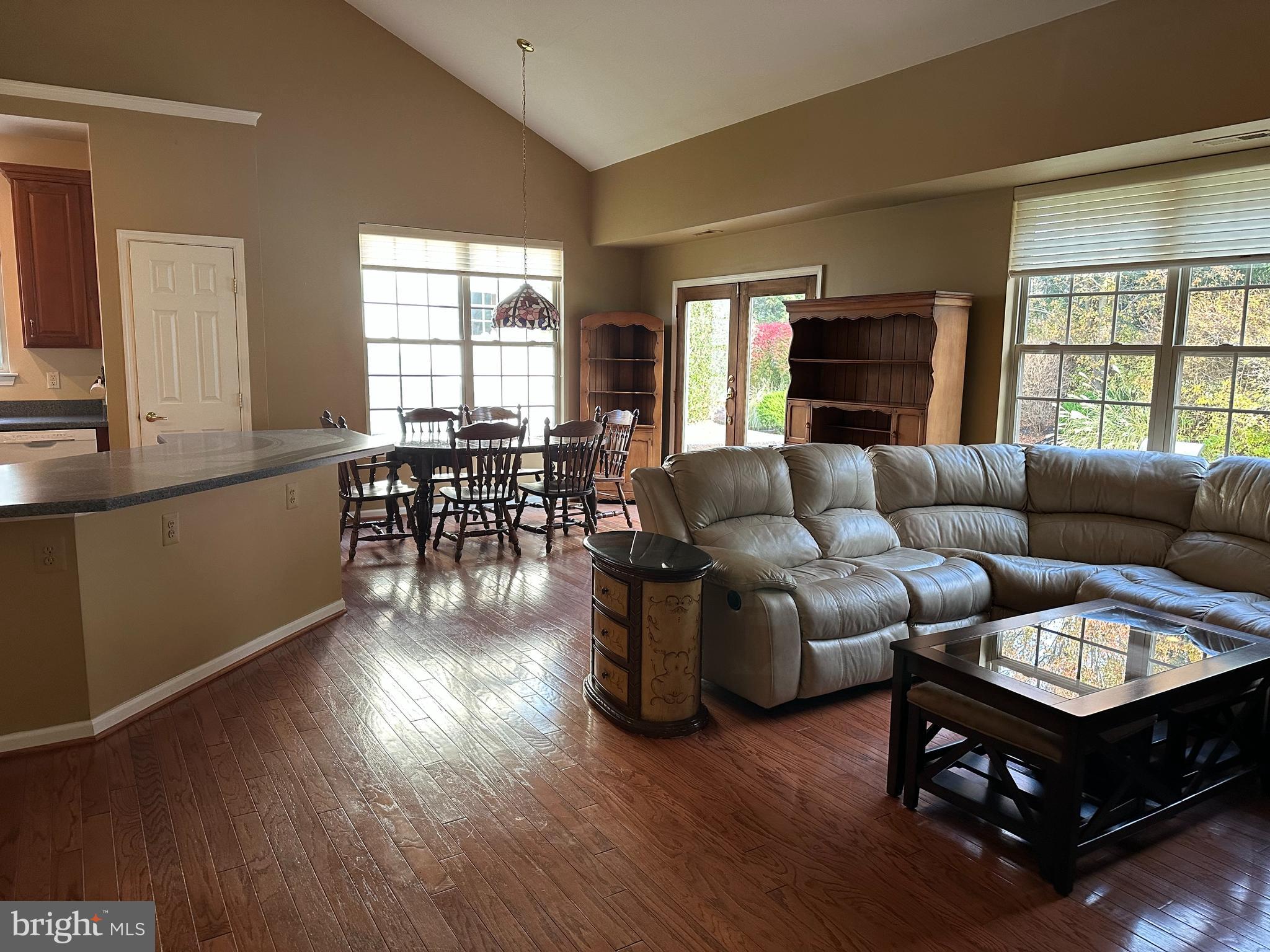 HERITAGE CR ESTS - Residential