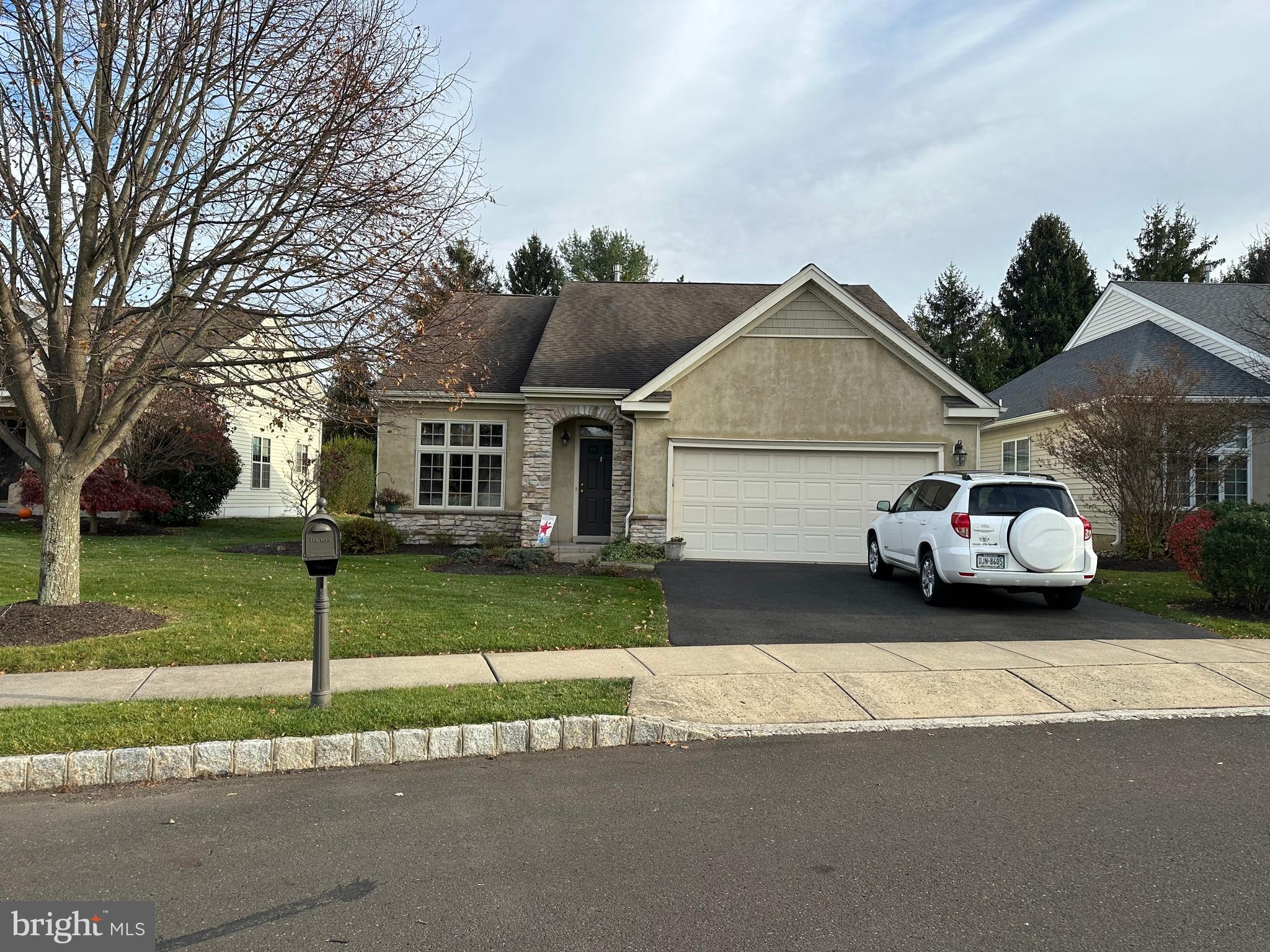 HERITAGE CR ESTS - Residential