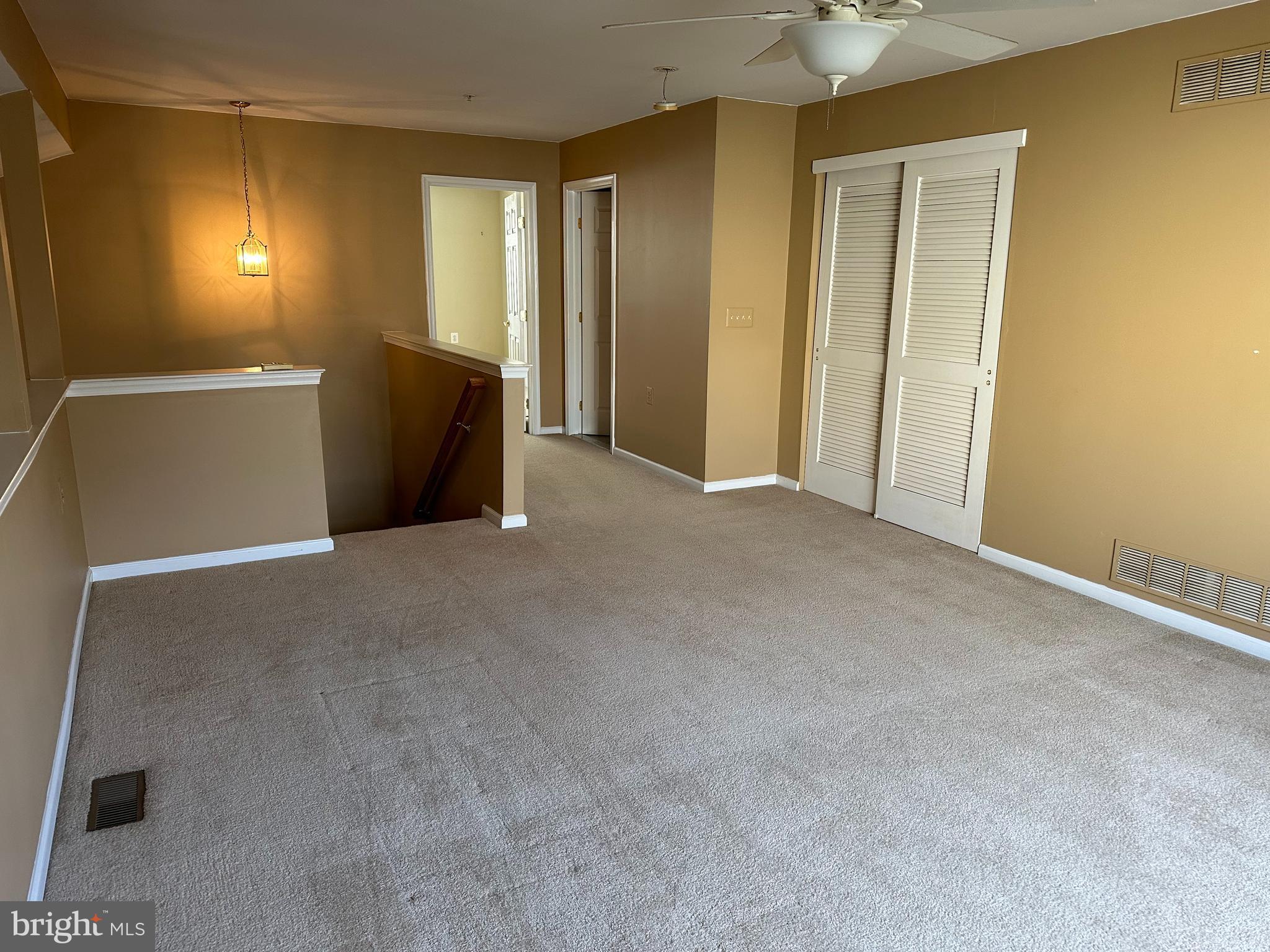 HERITAGE CR ESTS - Residential