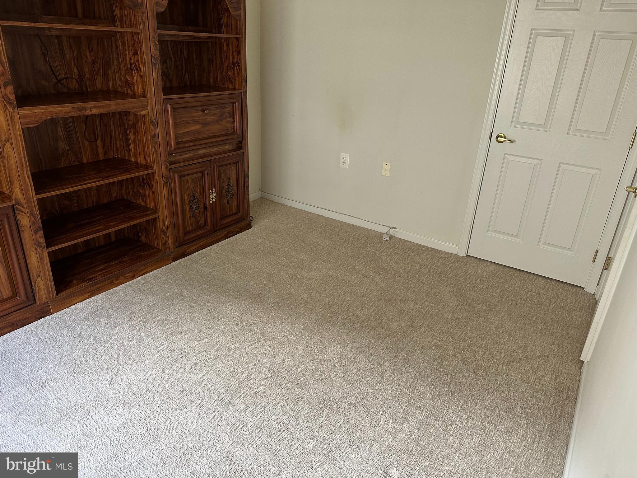 HERITAGE CR ESTS - Residential