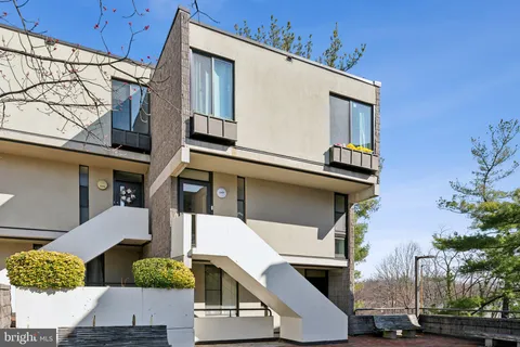 2202 Deerfern Cres Unit 2202, Baltimore, MD MLS: MDBA2159162
