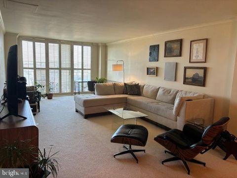 Photo of 5101 River Road #1911, BETHESDA, MD 20816 (MLS # MDMC2201464)