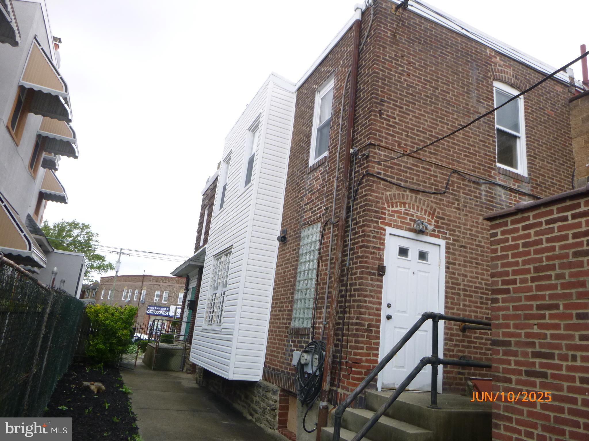 MAYFAIR - Commercial Sale