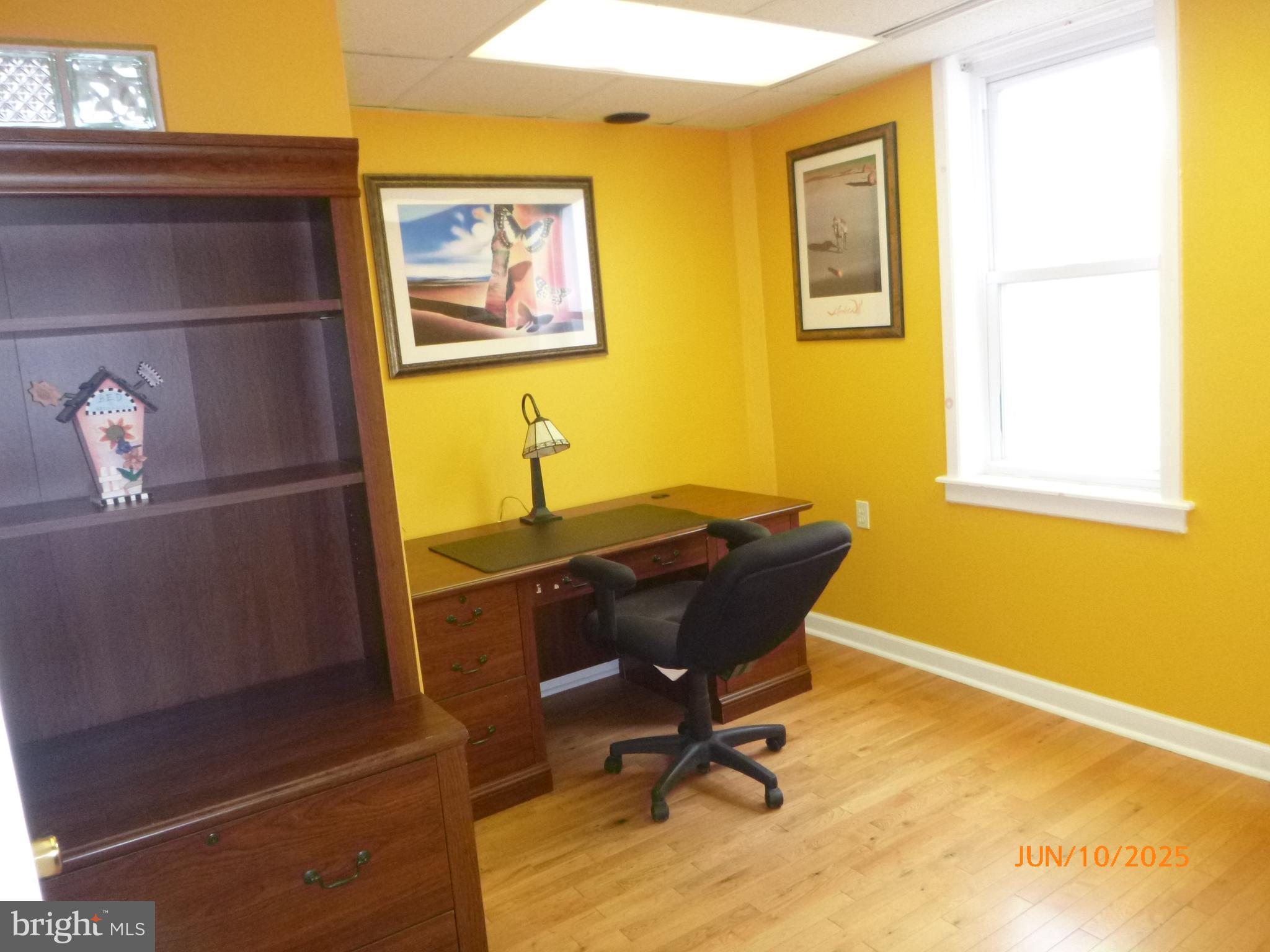 MAYFAIR - Commercial Sale