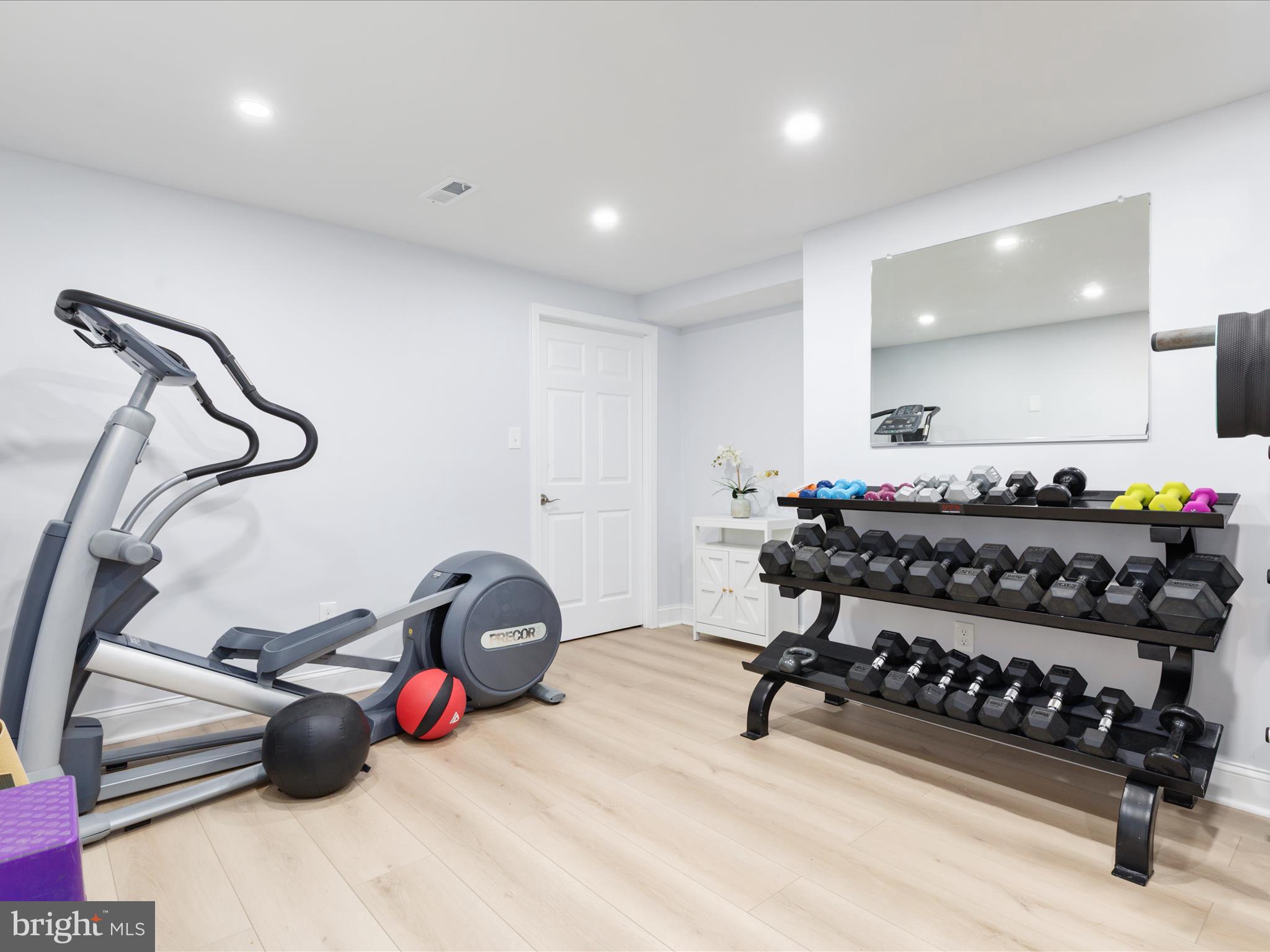 BROADLANDS - Residential