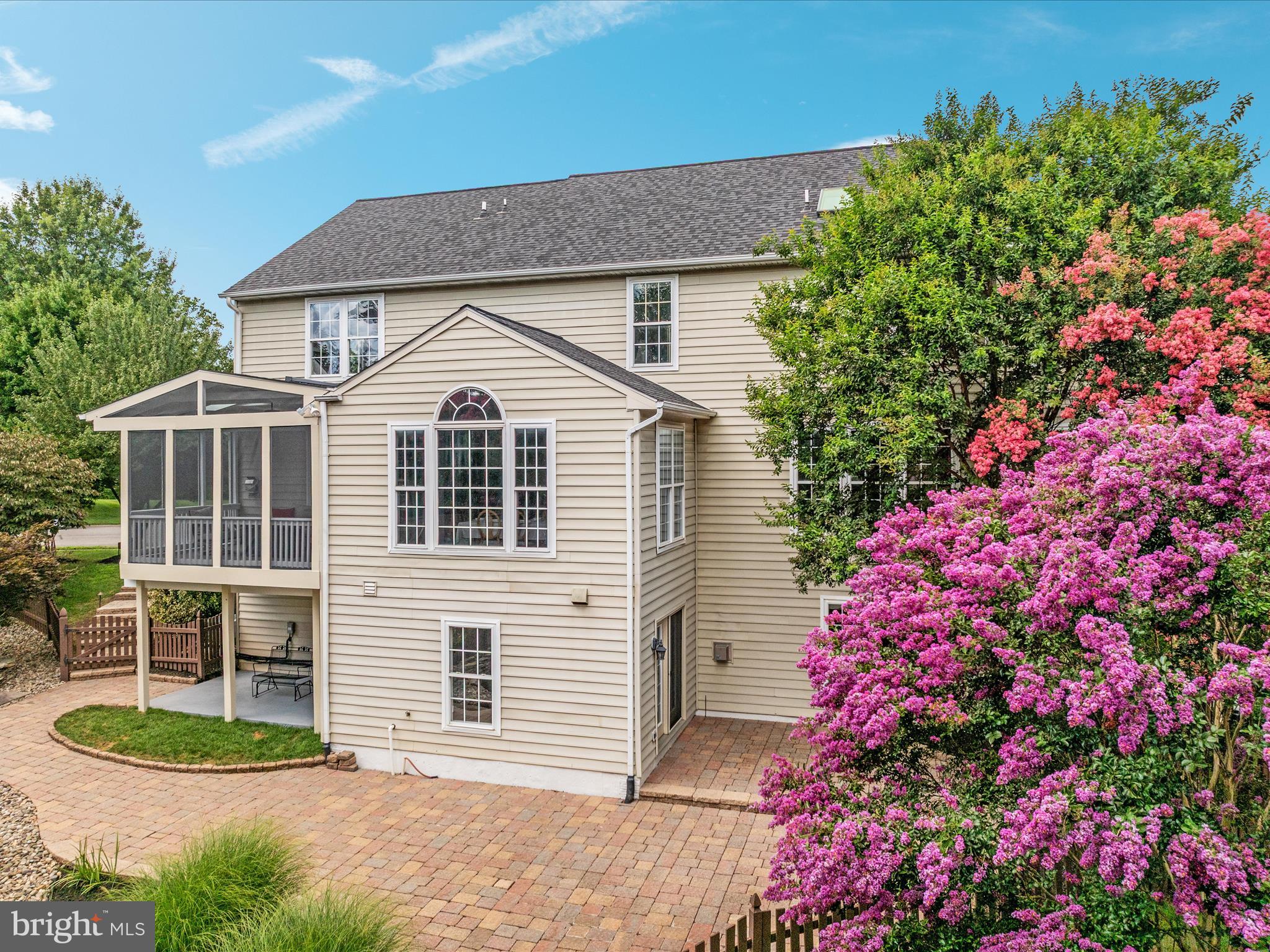 BROADLANDS - Residential