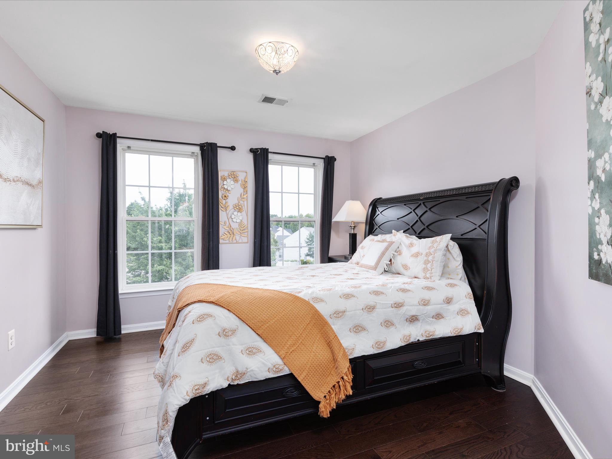 BROADLANDS - Residential