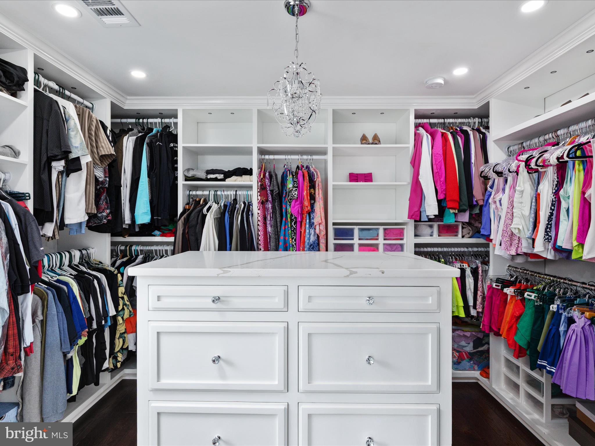 BROADLANDS - Residential