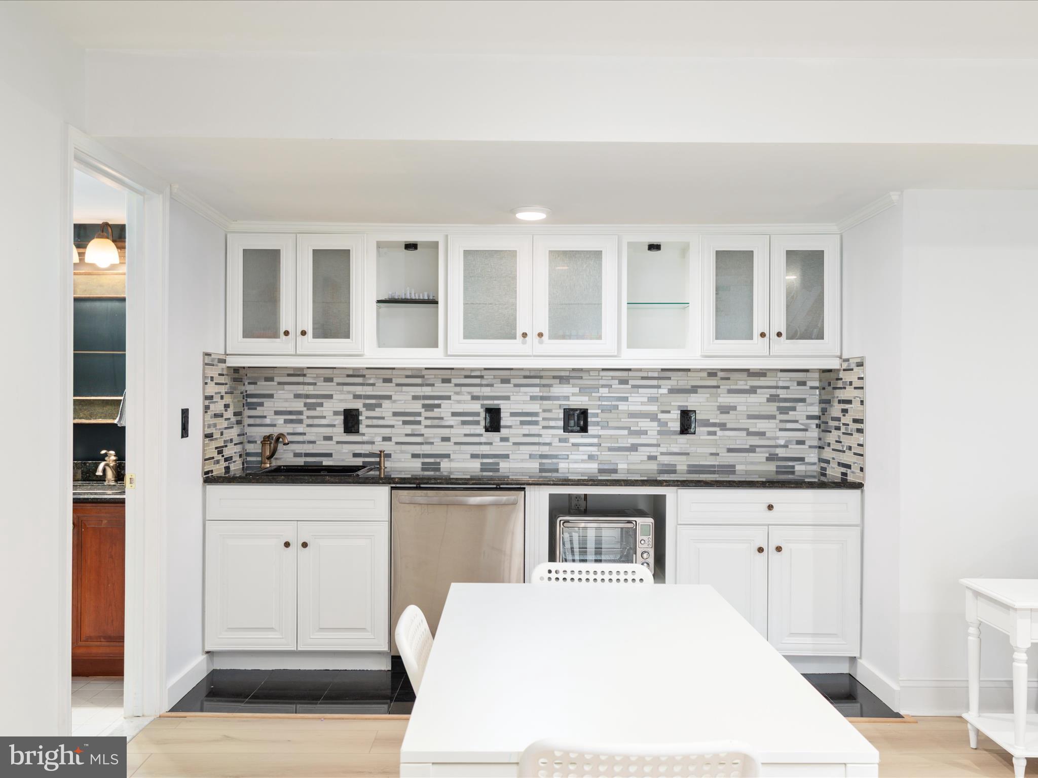 BROADLANDS - Residential