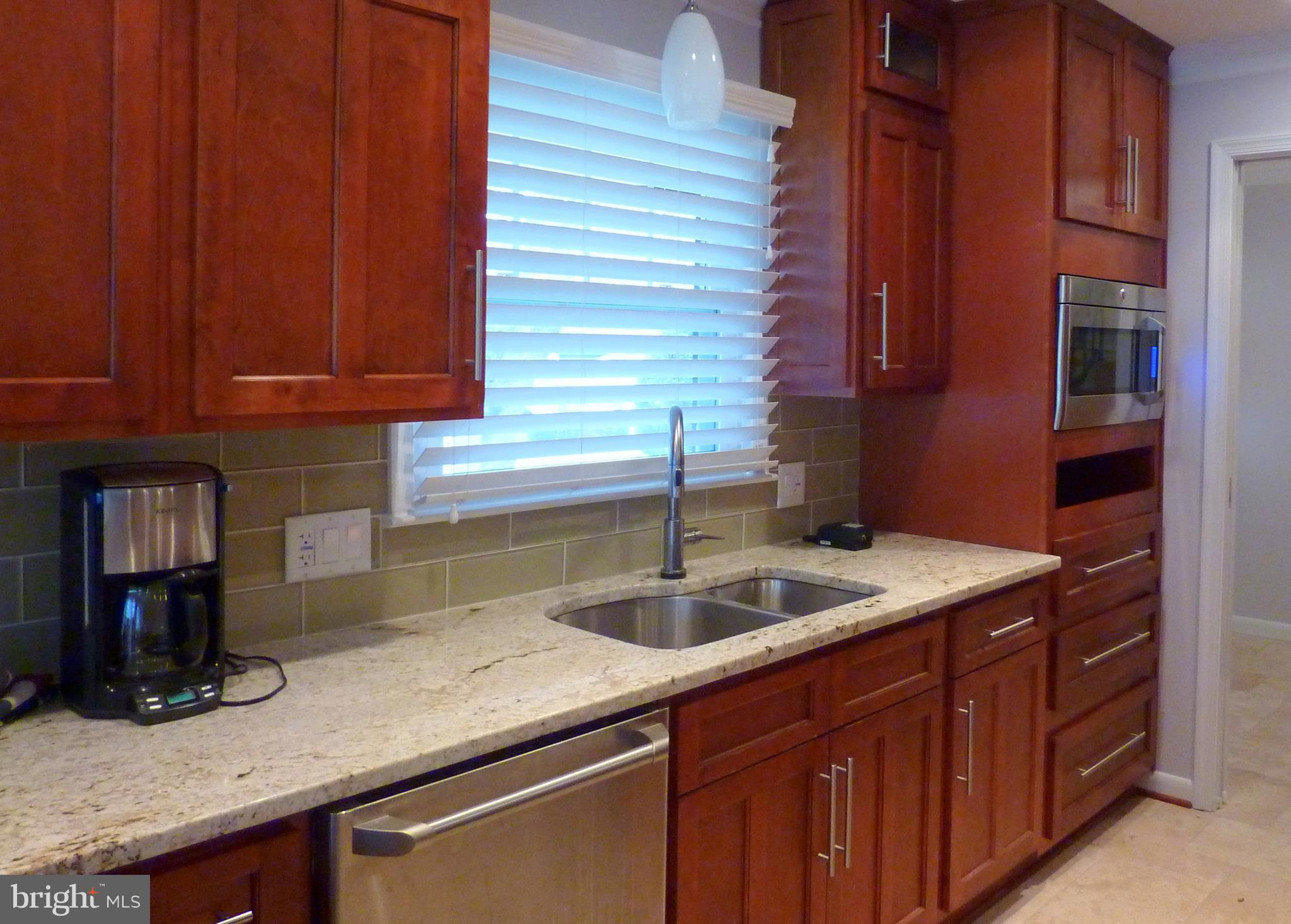 COUNTRY CLUB VIEW - Residential Lease