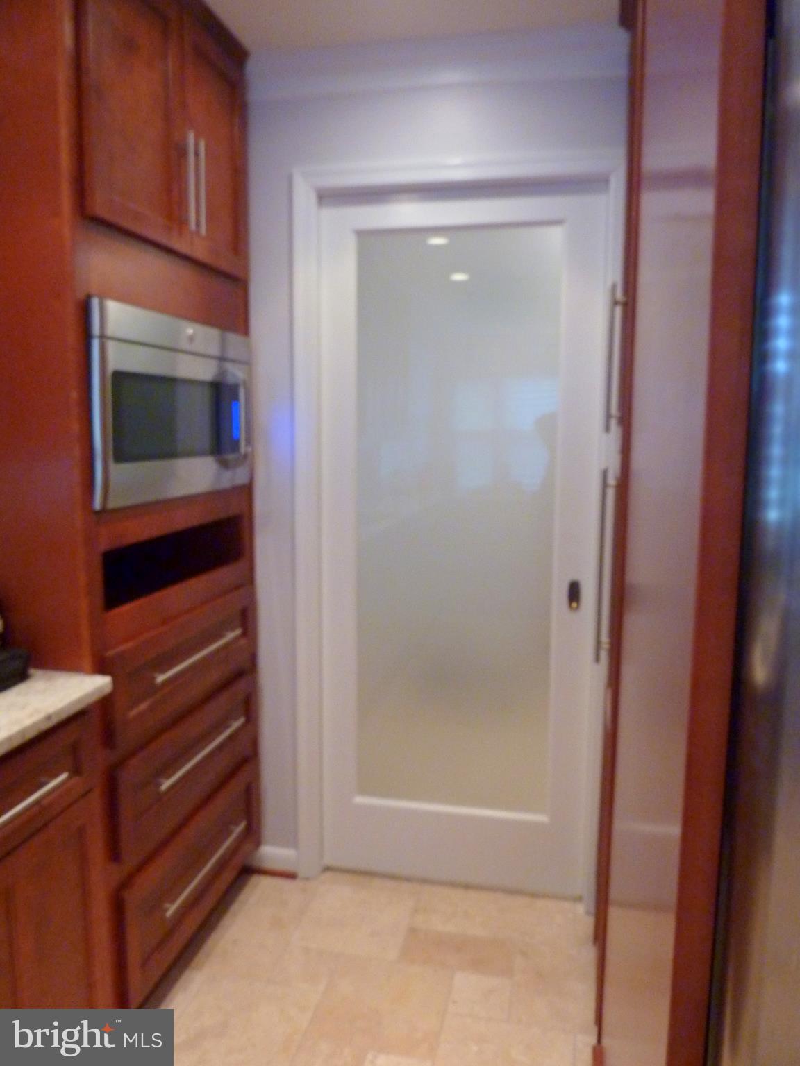 COUNTRY CLUB VIEW - Residential Lease