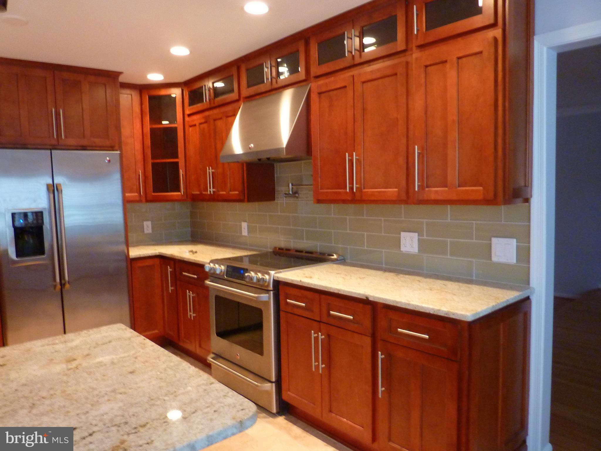 COUNTRY CLUB VIEW - Residential Lease