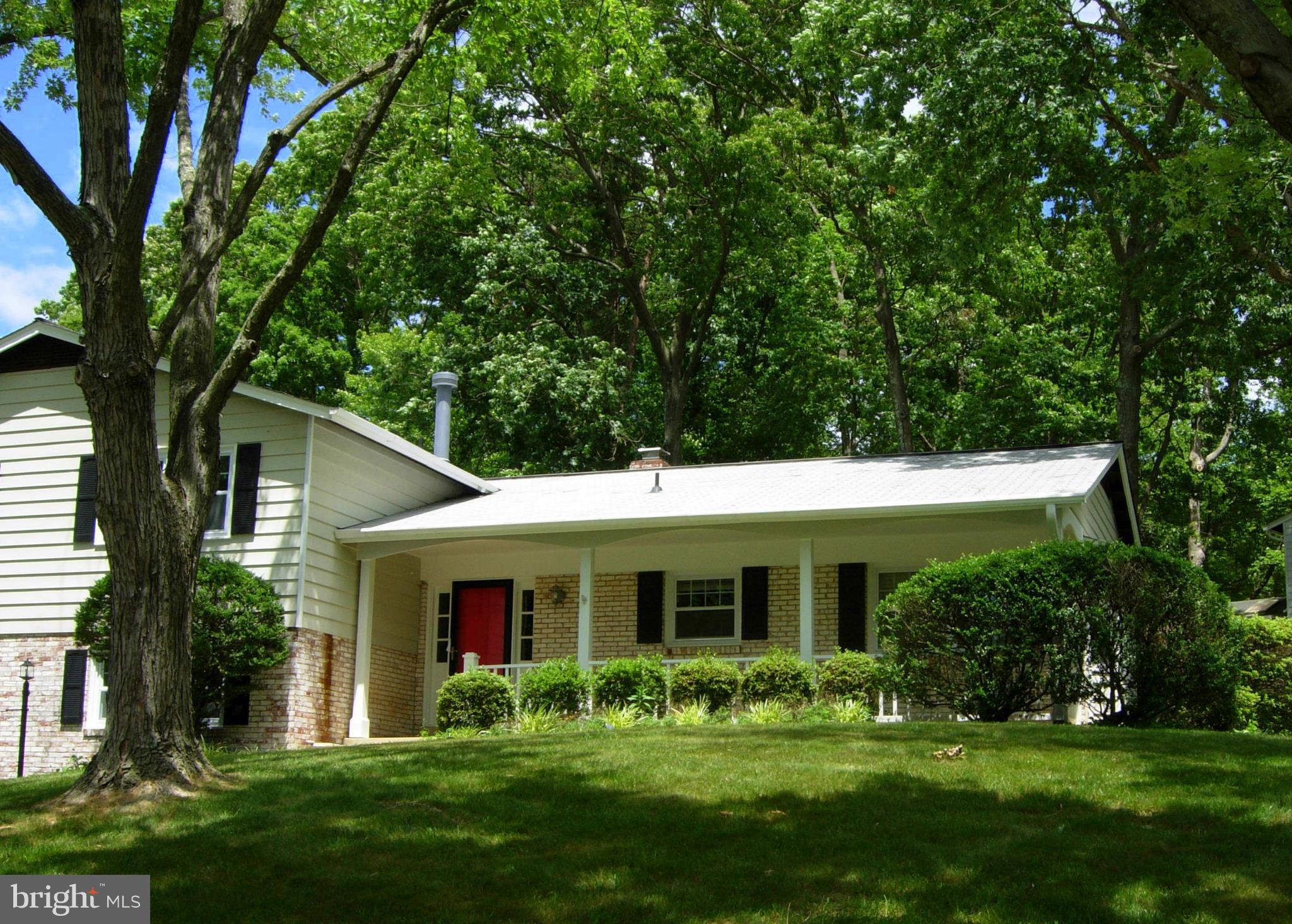 COUNTRY CLUB VIEW - Residential Lease