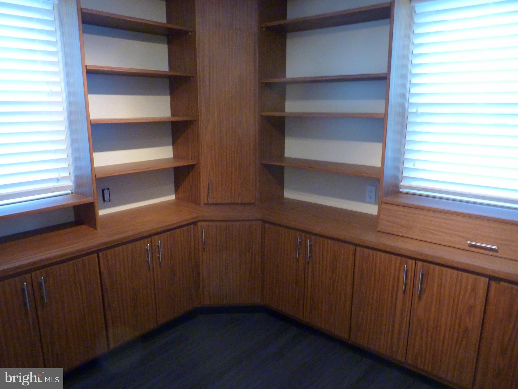 COUNTRY CLUB VIEW - Residential Lease