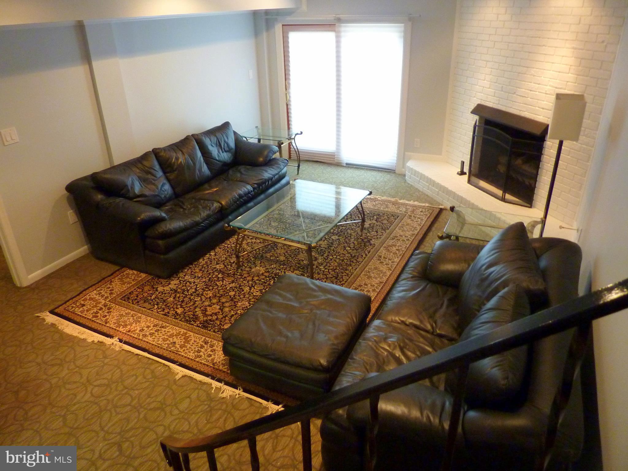 COUNTRY CLUB VIEW - Residential Lease