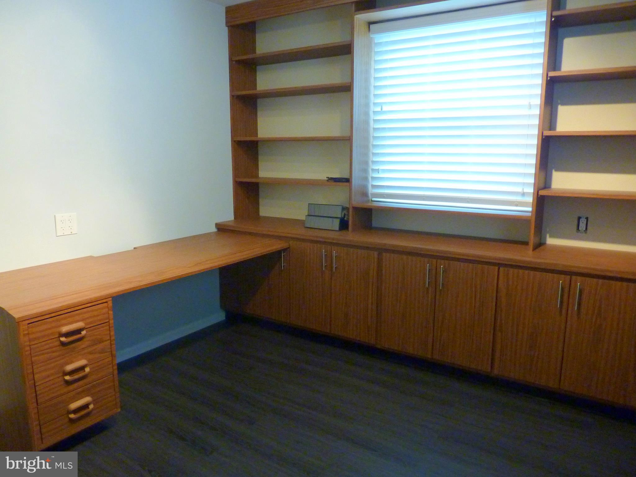 COUNTRY CLUB VIEW - Residential Lease