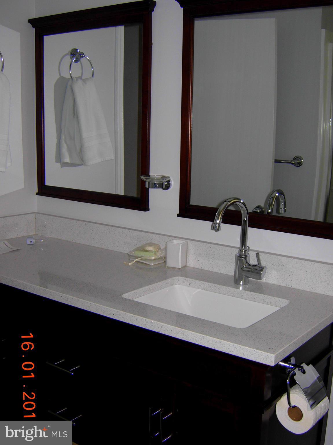 COUNTRY CLUB VIEW - Residential Lease