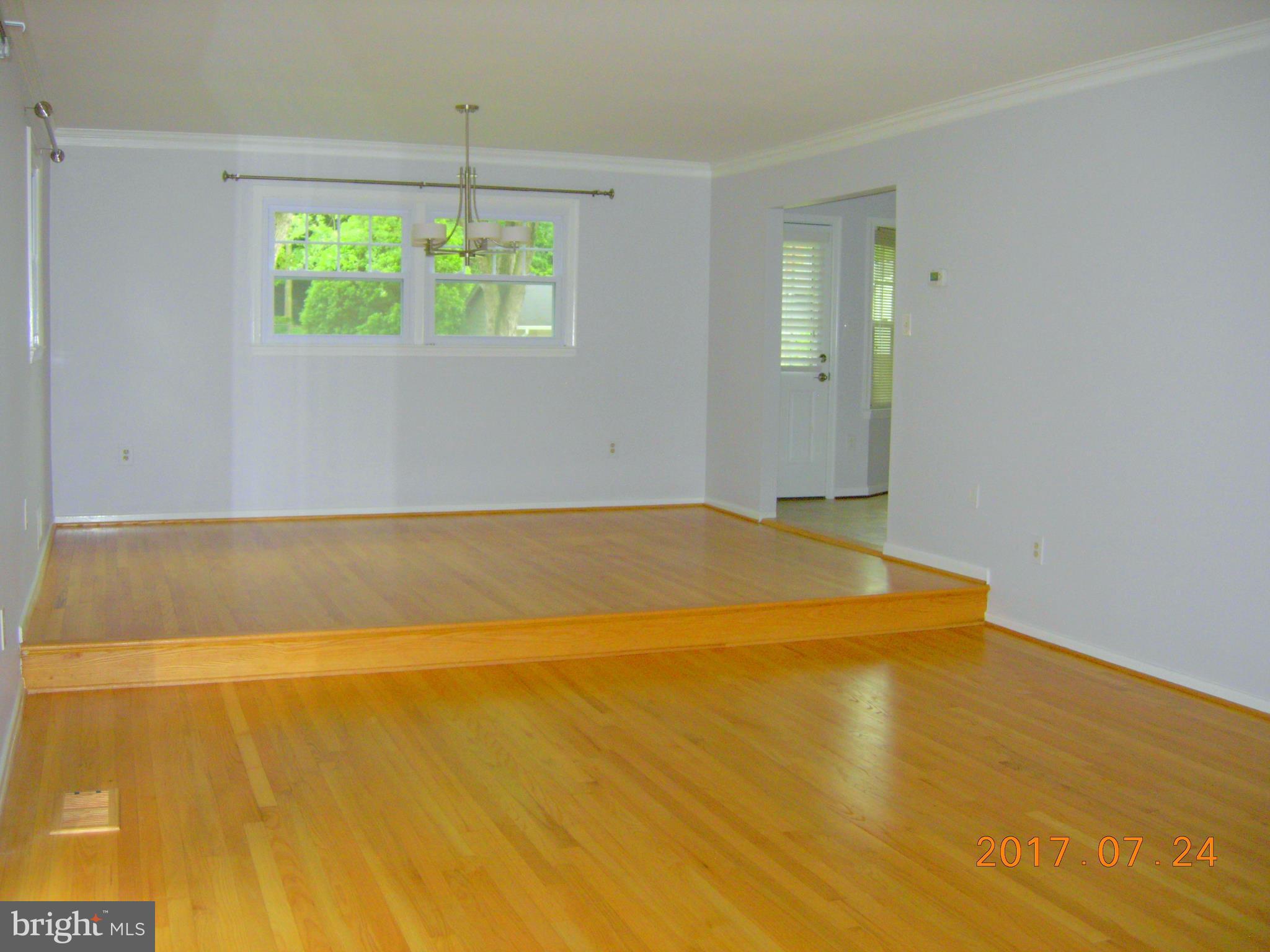 COUNTRY CLUB VIEW - Residential Lease