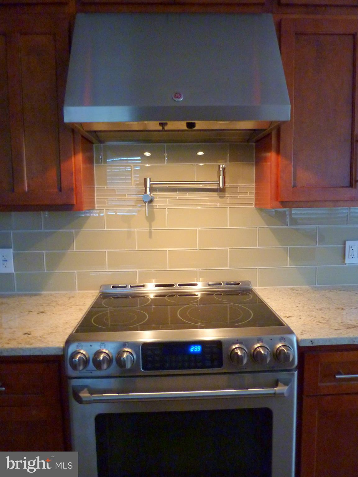 COUNTRY CLUB VIEW - Residential Lease