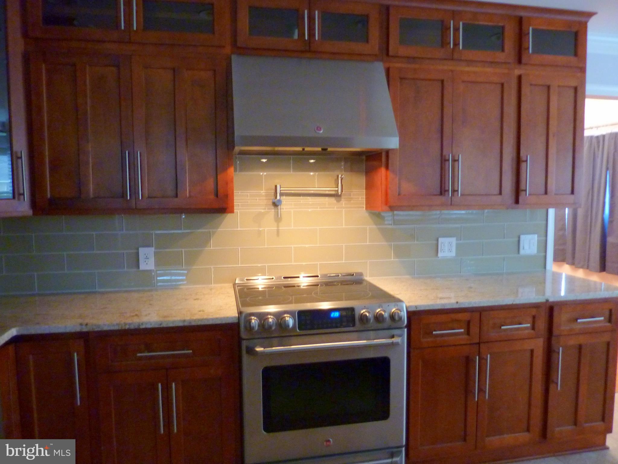 COUNTRY CLUB VIEW - Residential Lease