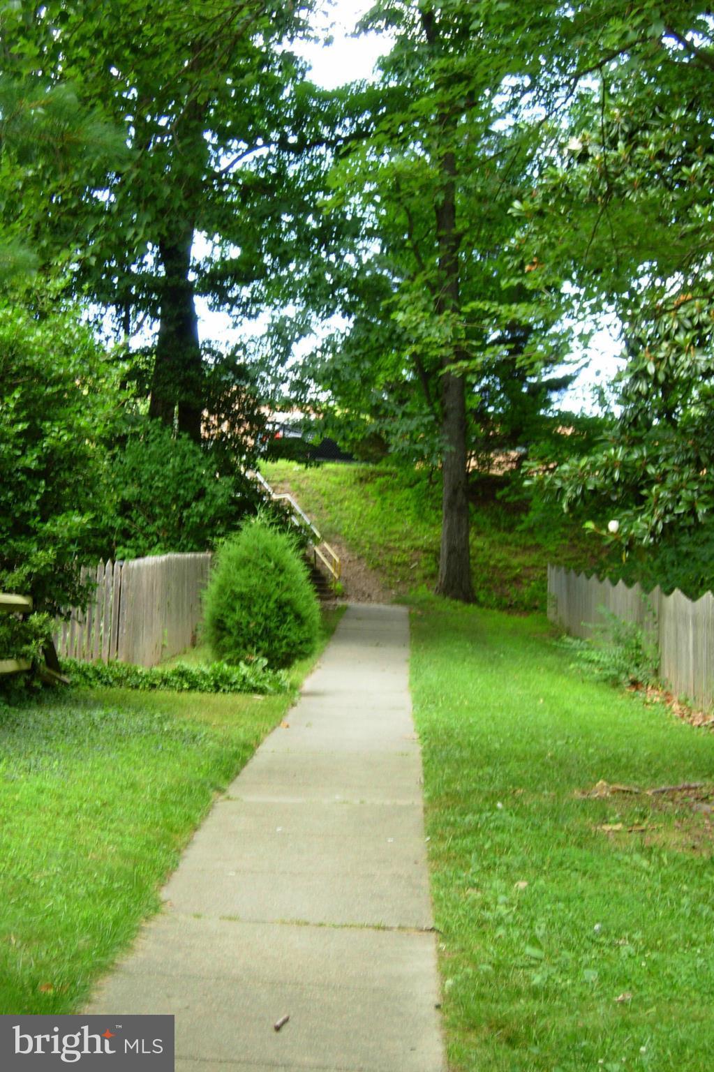 COUNTRY CLUB VIEW - Residential Lease