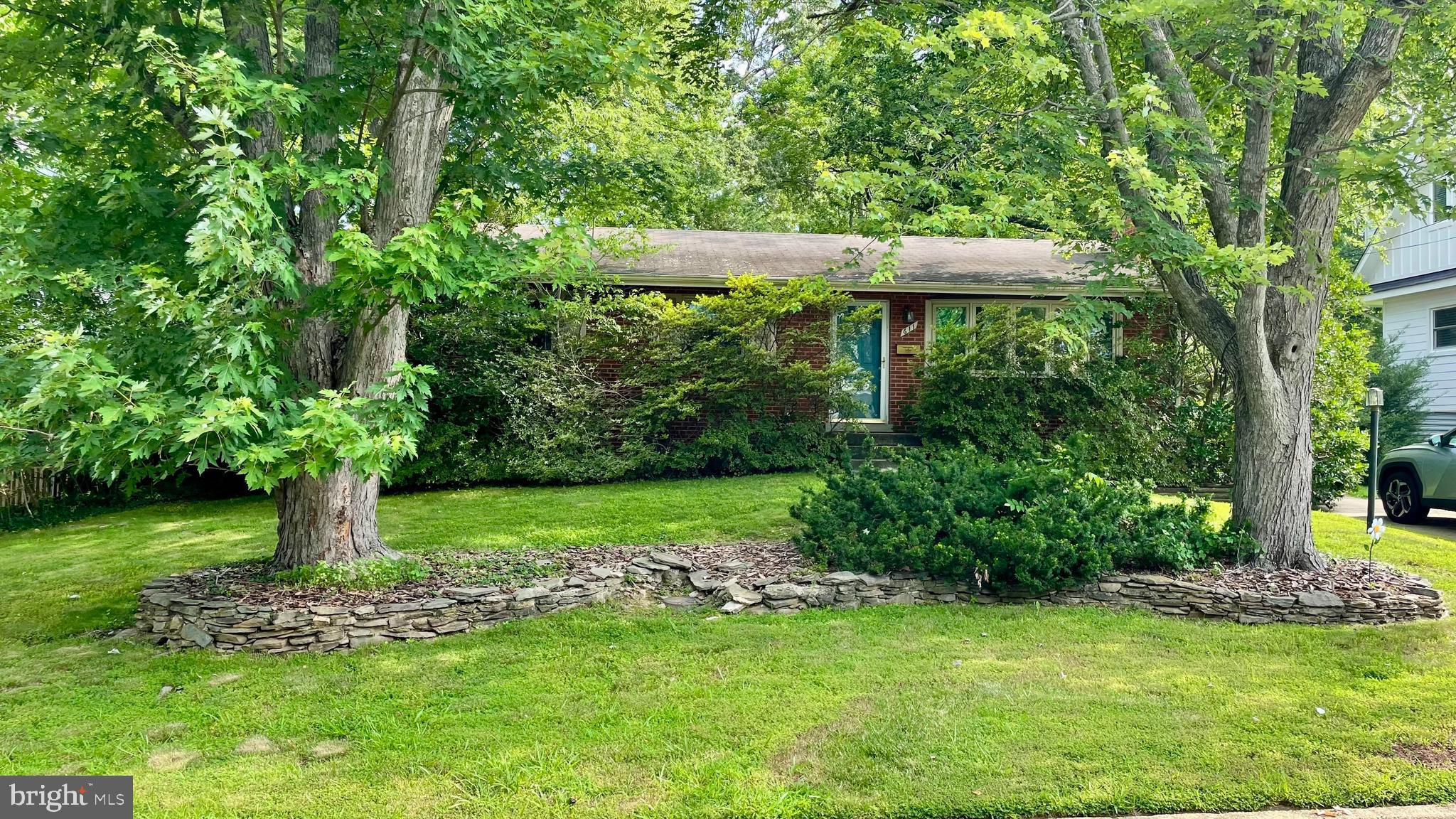 VIENNA WOODS - Residential