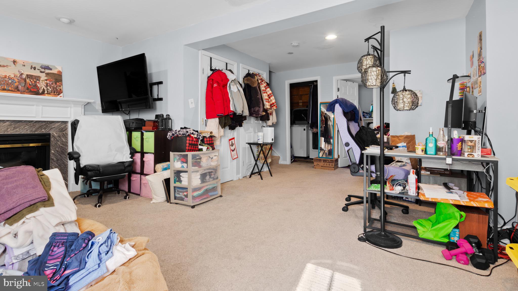 ASHBURN FARM - Residential