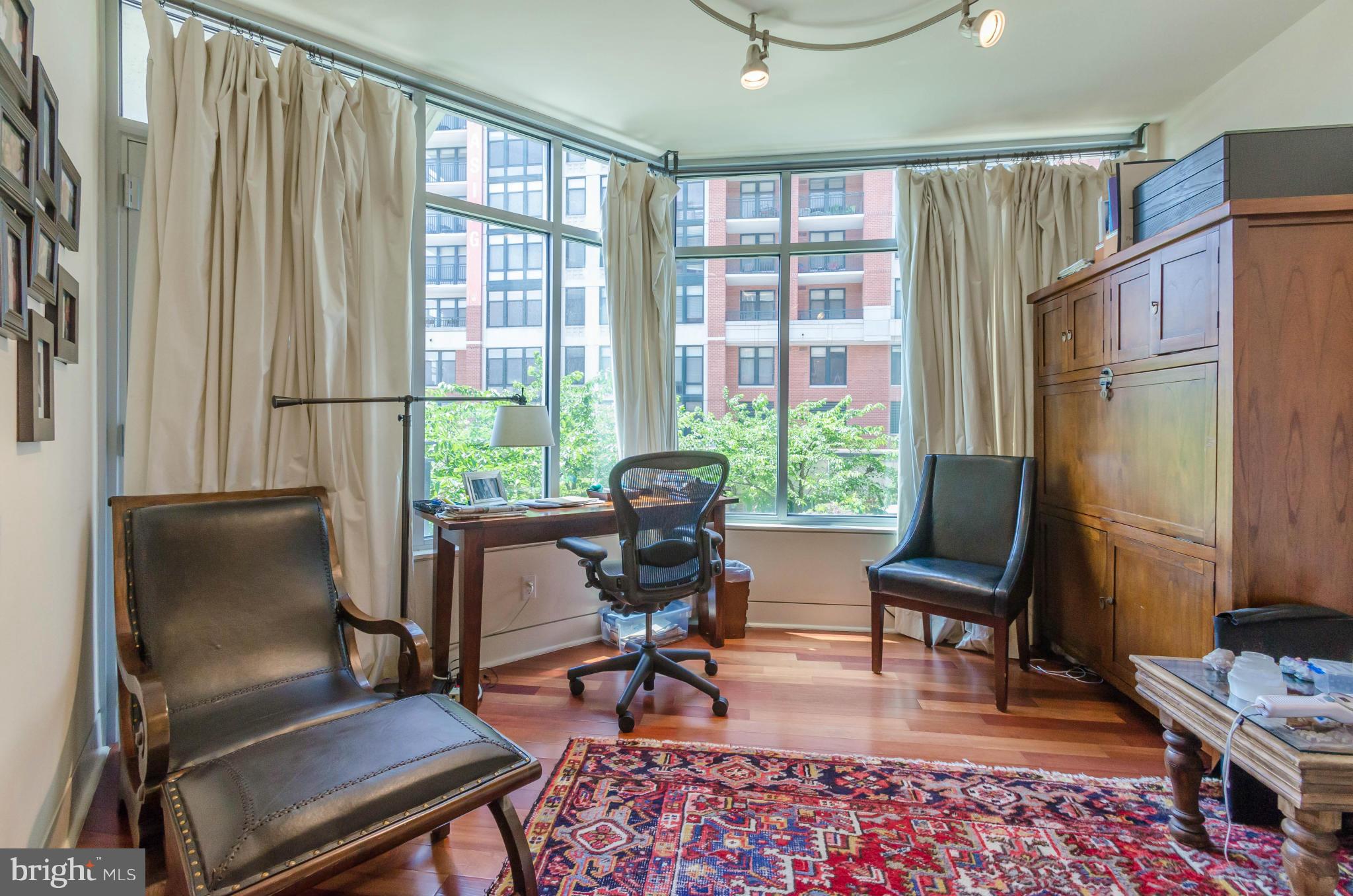 HARBOR EAST - Residential