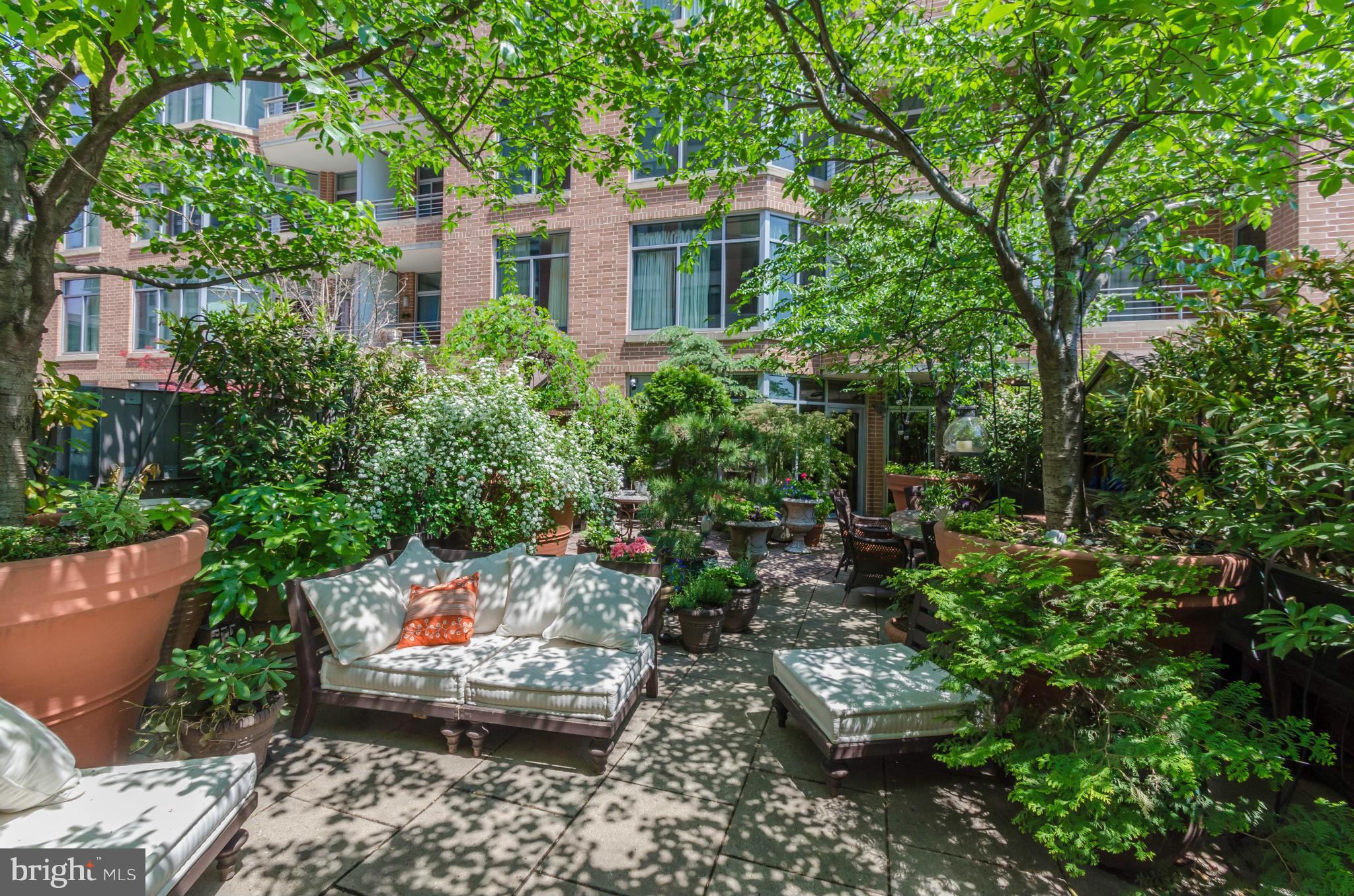 HARBOR EAST - Residential