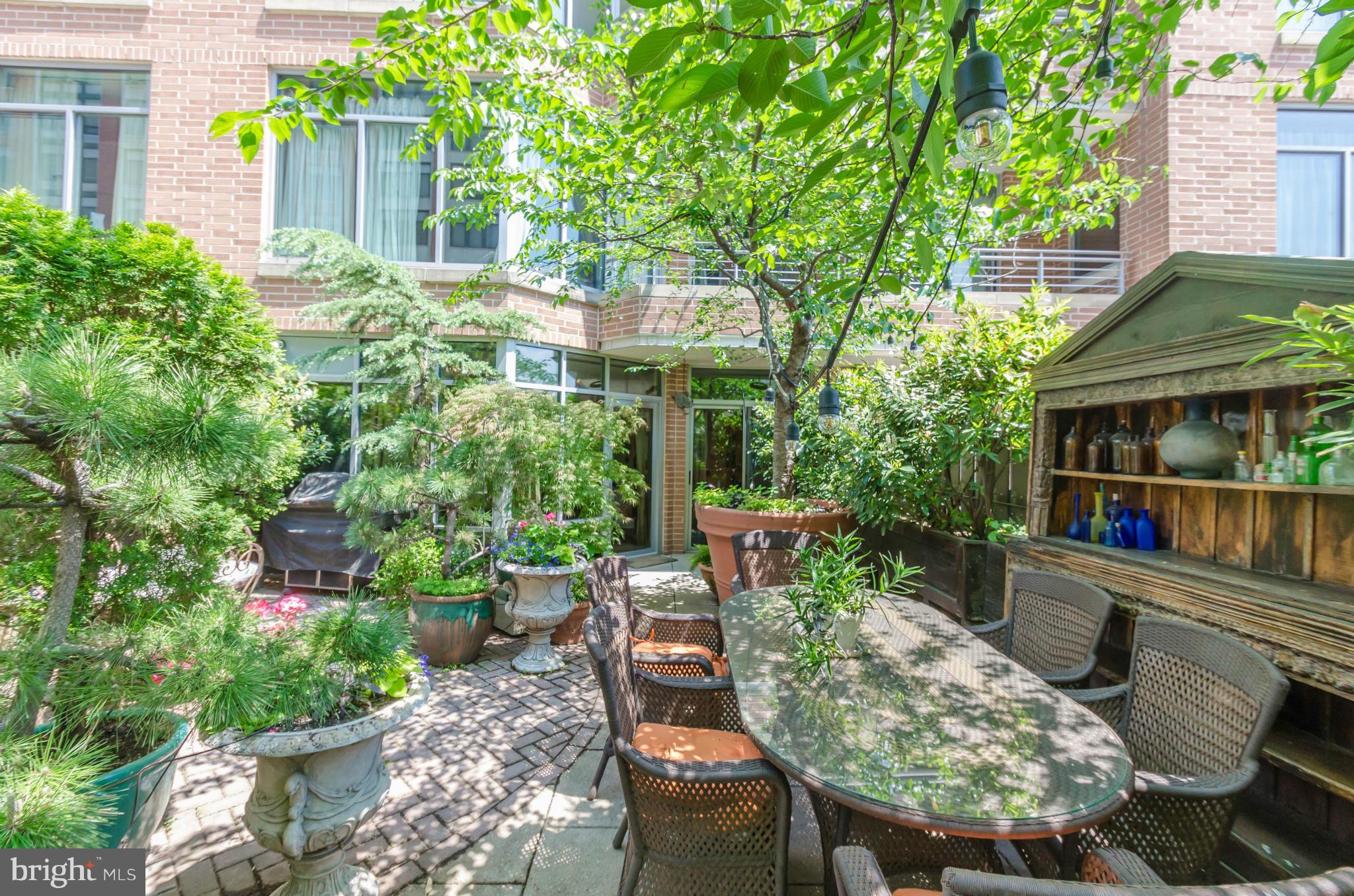 HARBOR EAST - Residential