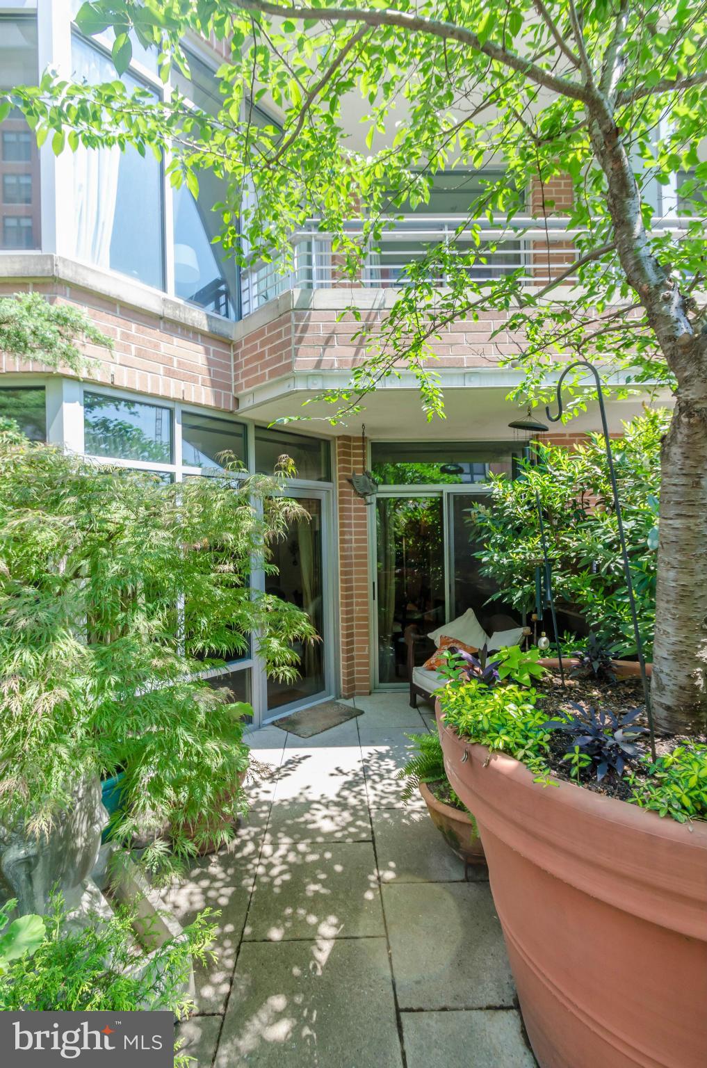 HARBOR EAST - Residential