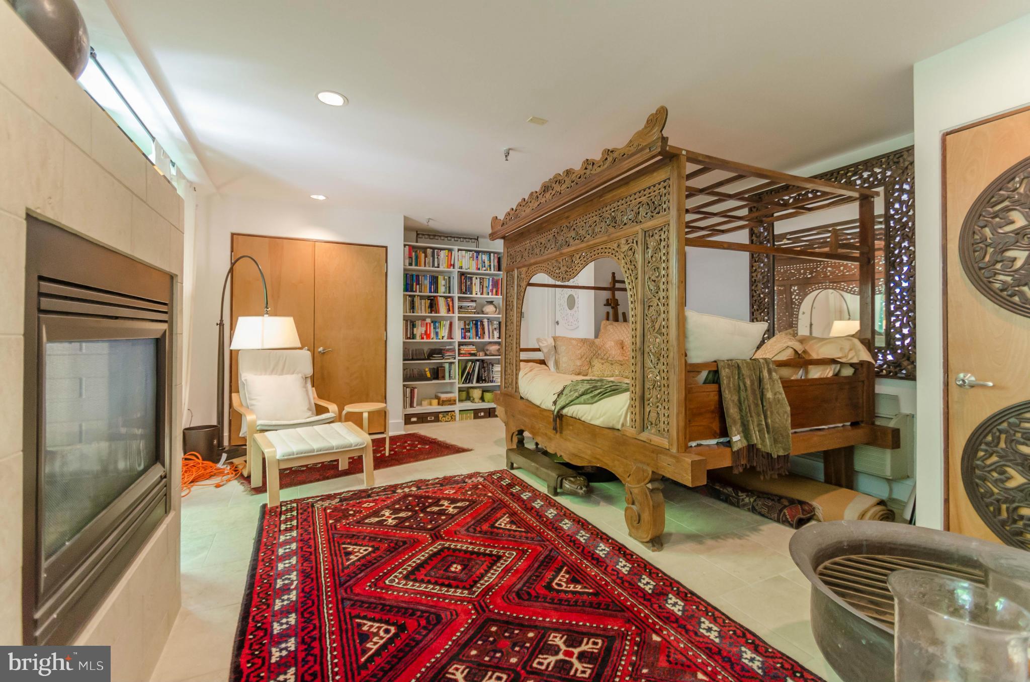 HARBOR EAST - Residential