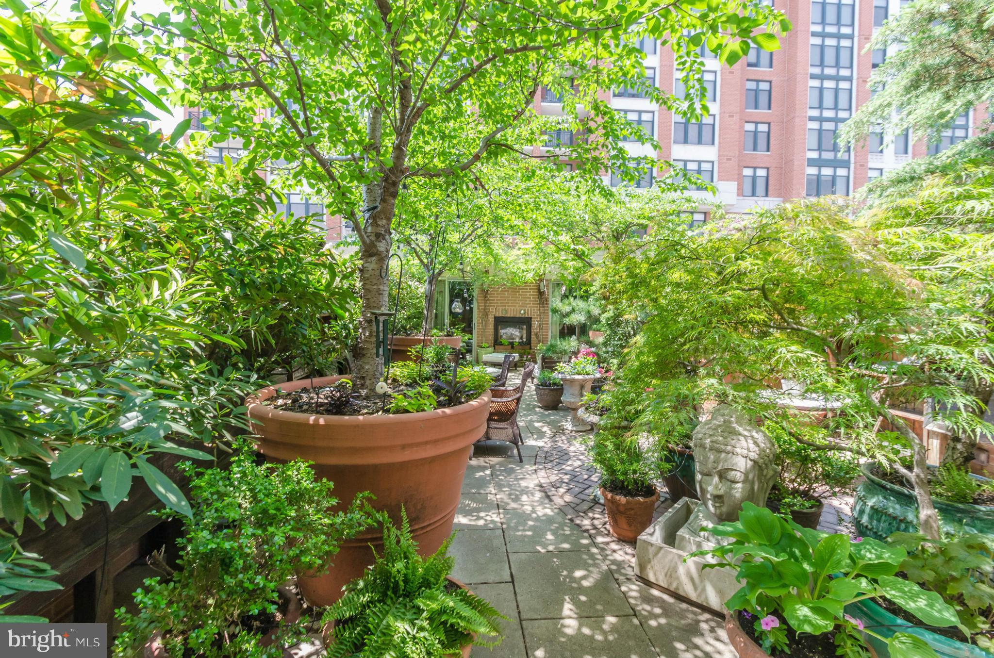 HARBOR EAST - Residential