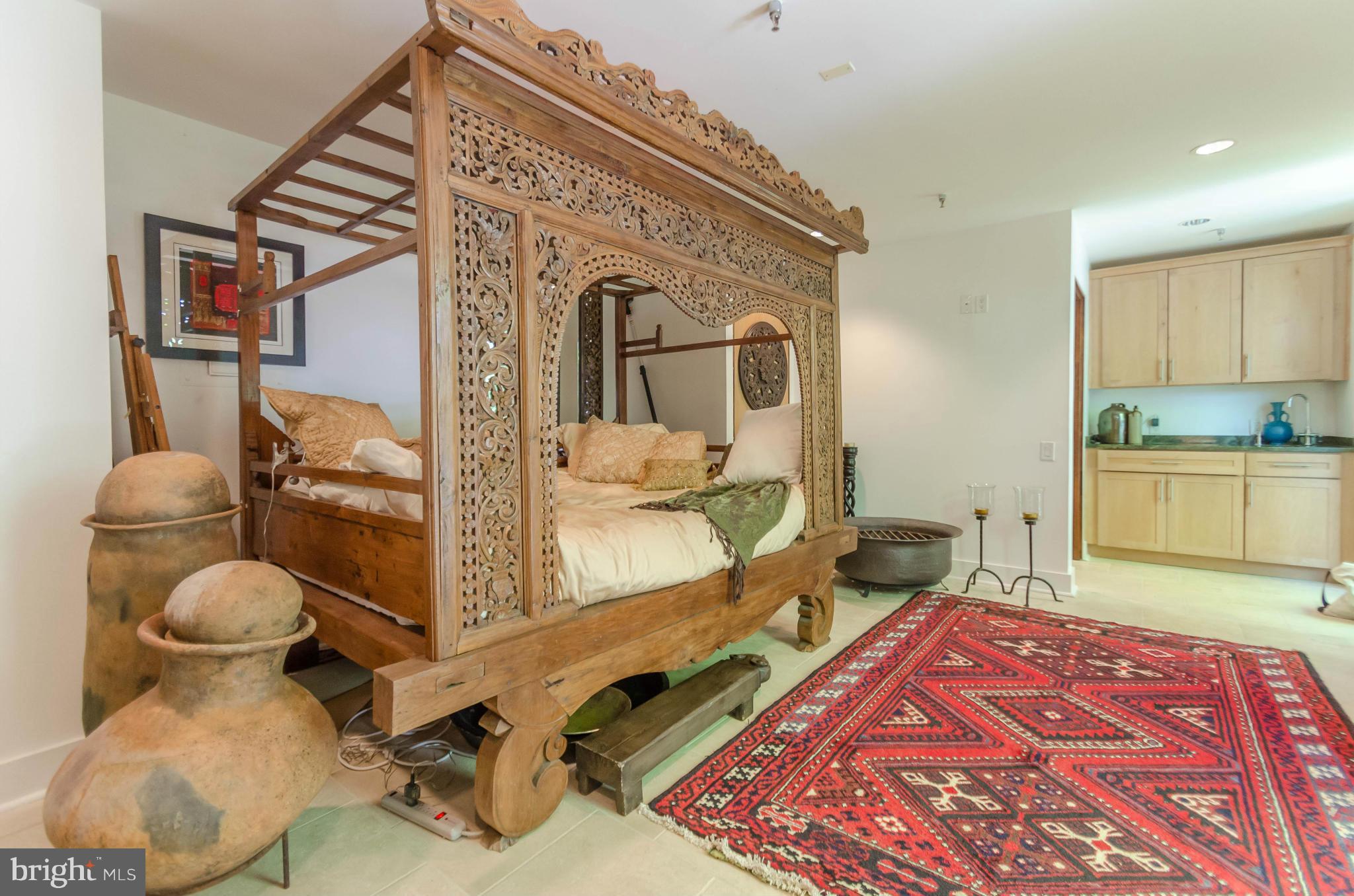 HARBOR EAST - Residential