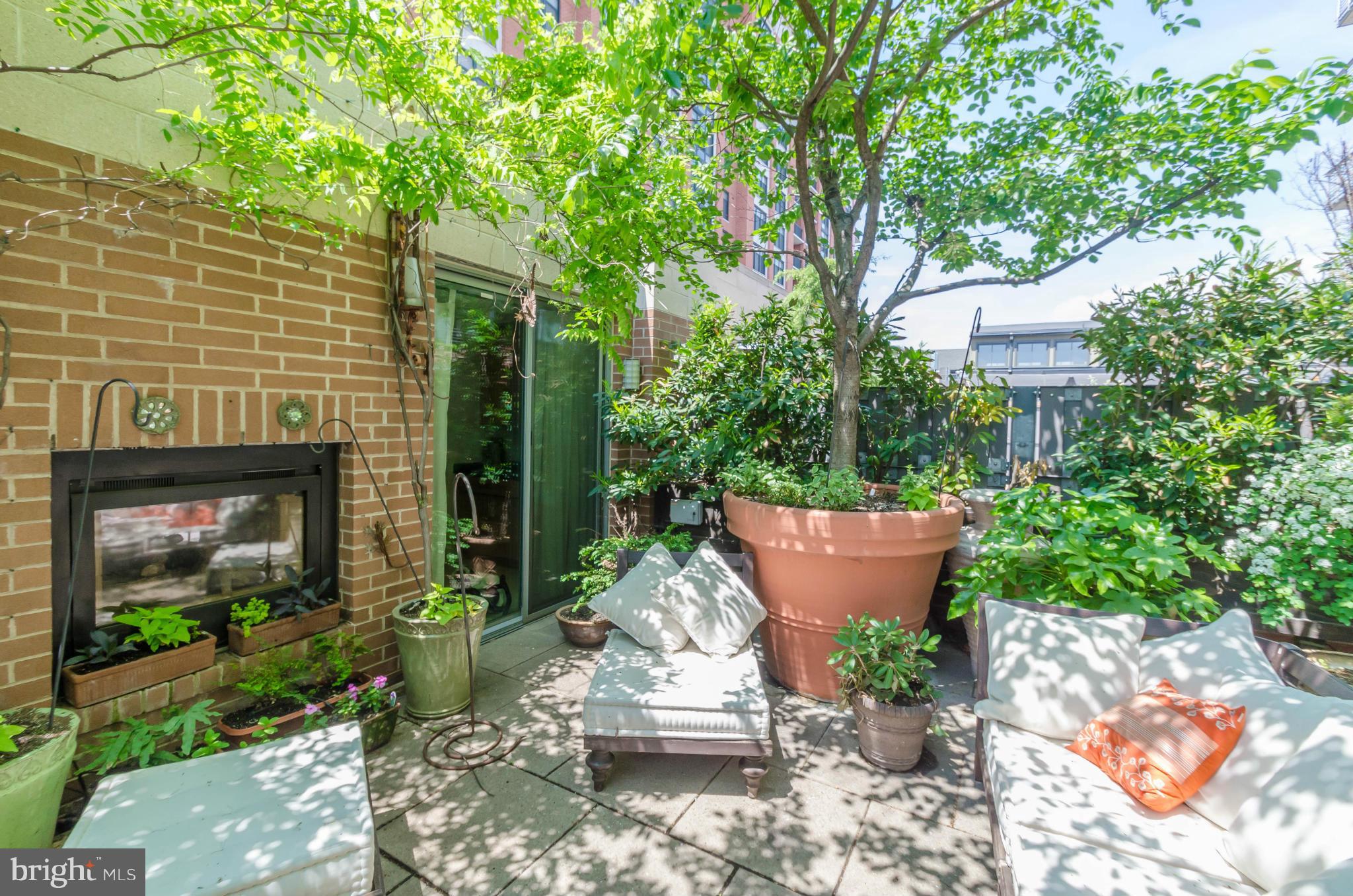 HARBOR EAST - Residential