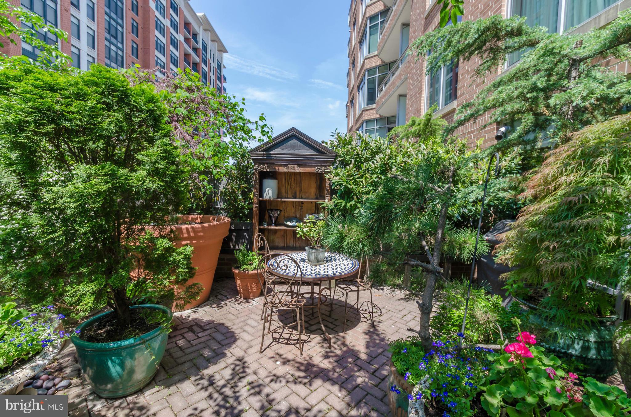 HARBOR EAST - Residential