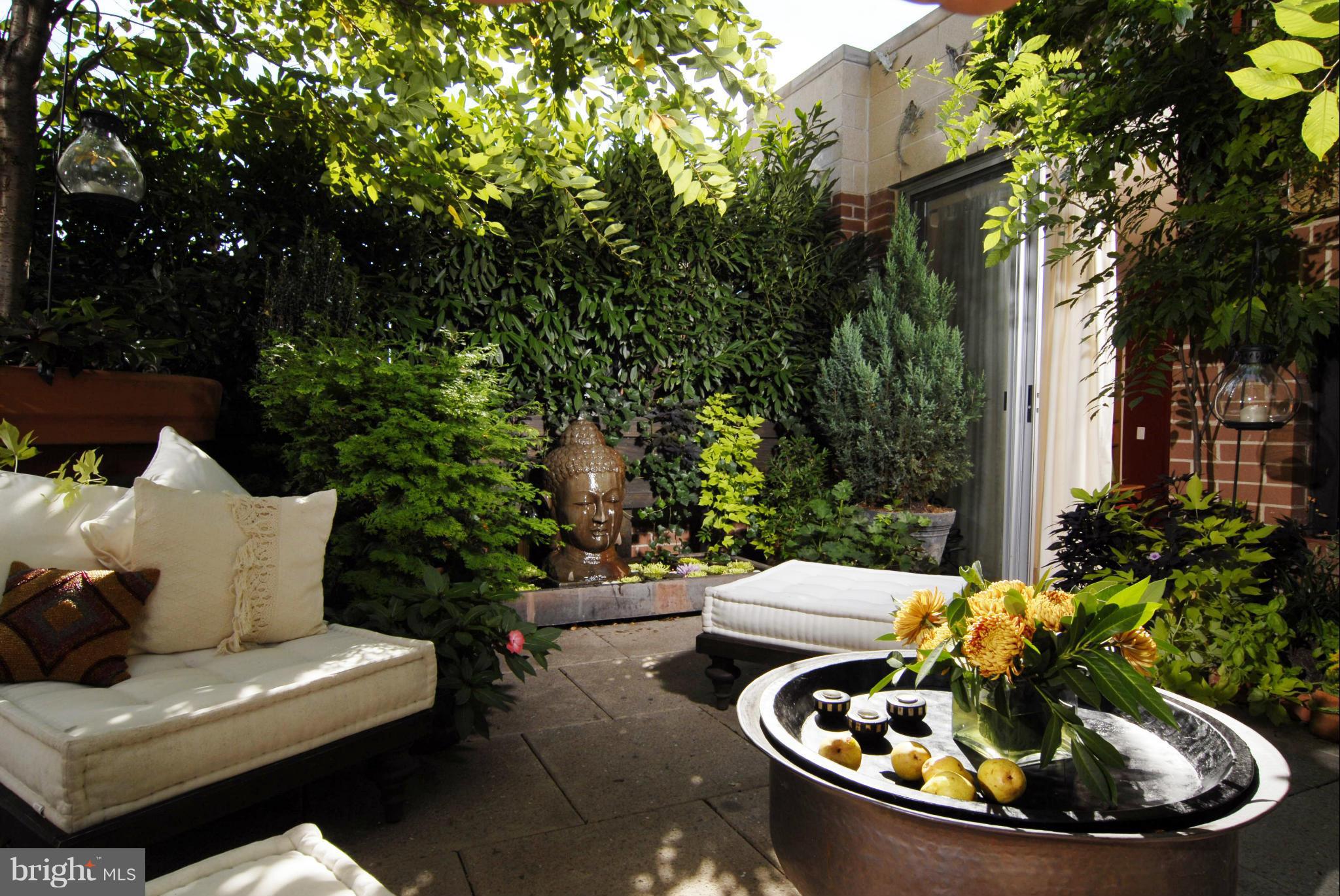 HARBOR EAST - Residential